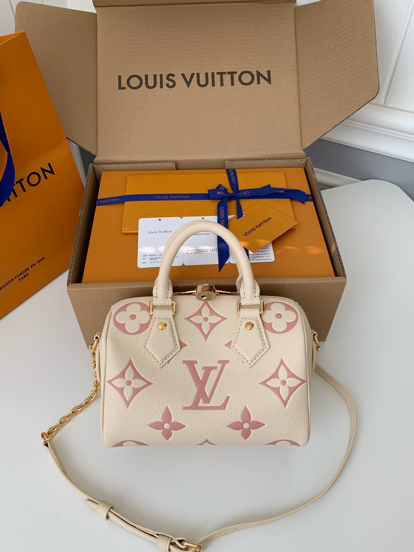 Louis Vuitton Speedy Bandoulière 20 M46397，Size：20.5*13.5*12cm