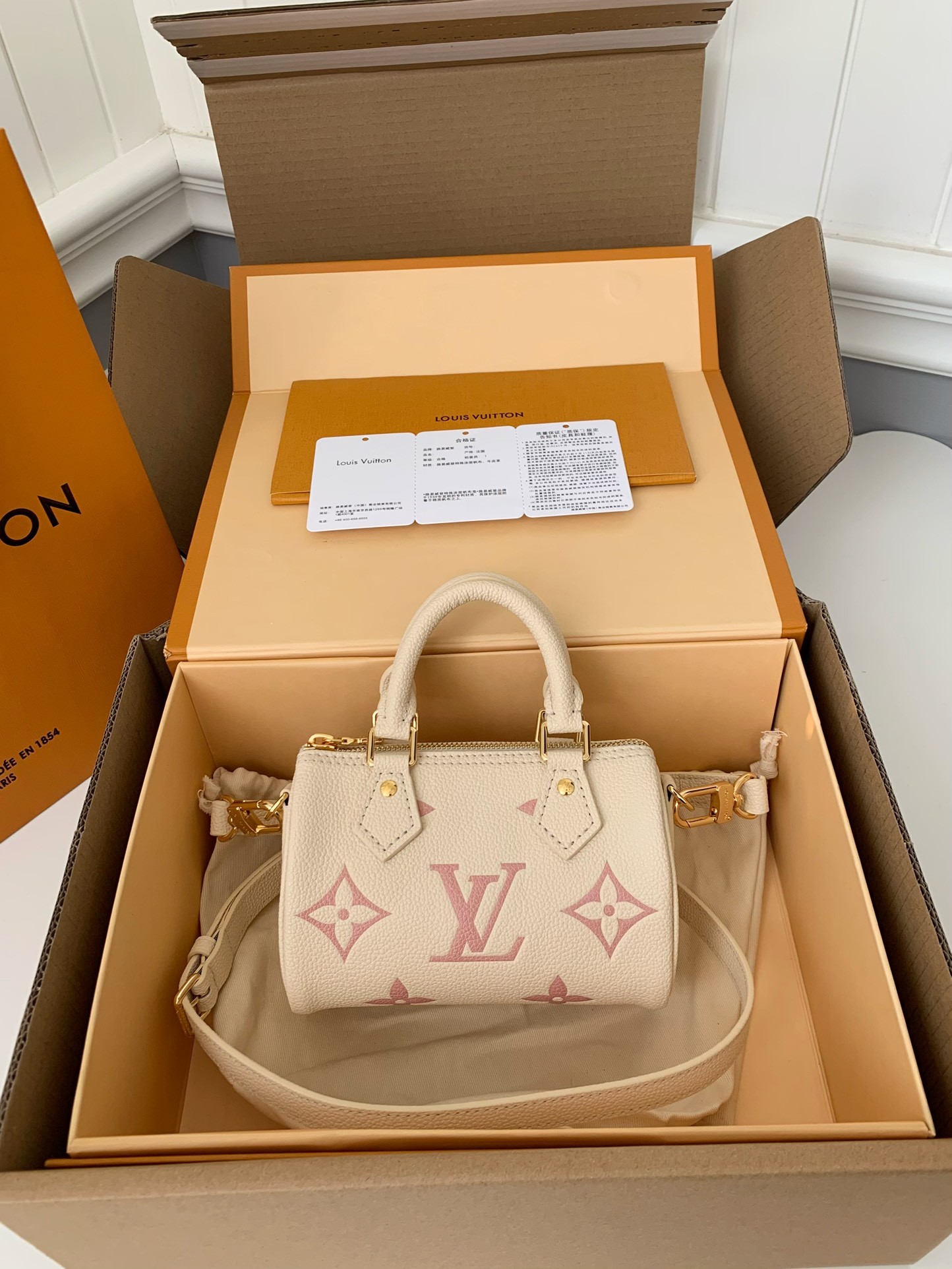 Louis Vuitton Nano Speedy M81913，Size：16*10*7.5cm