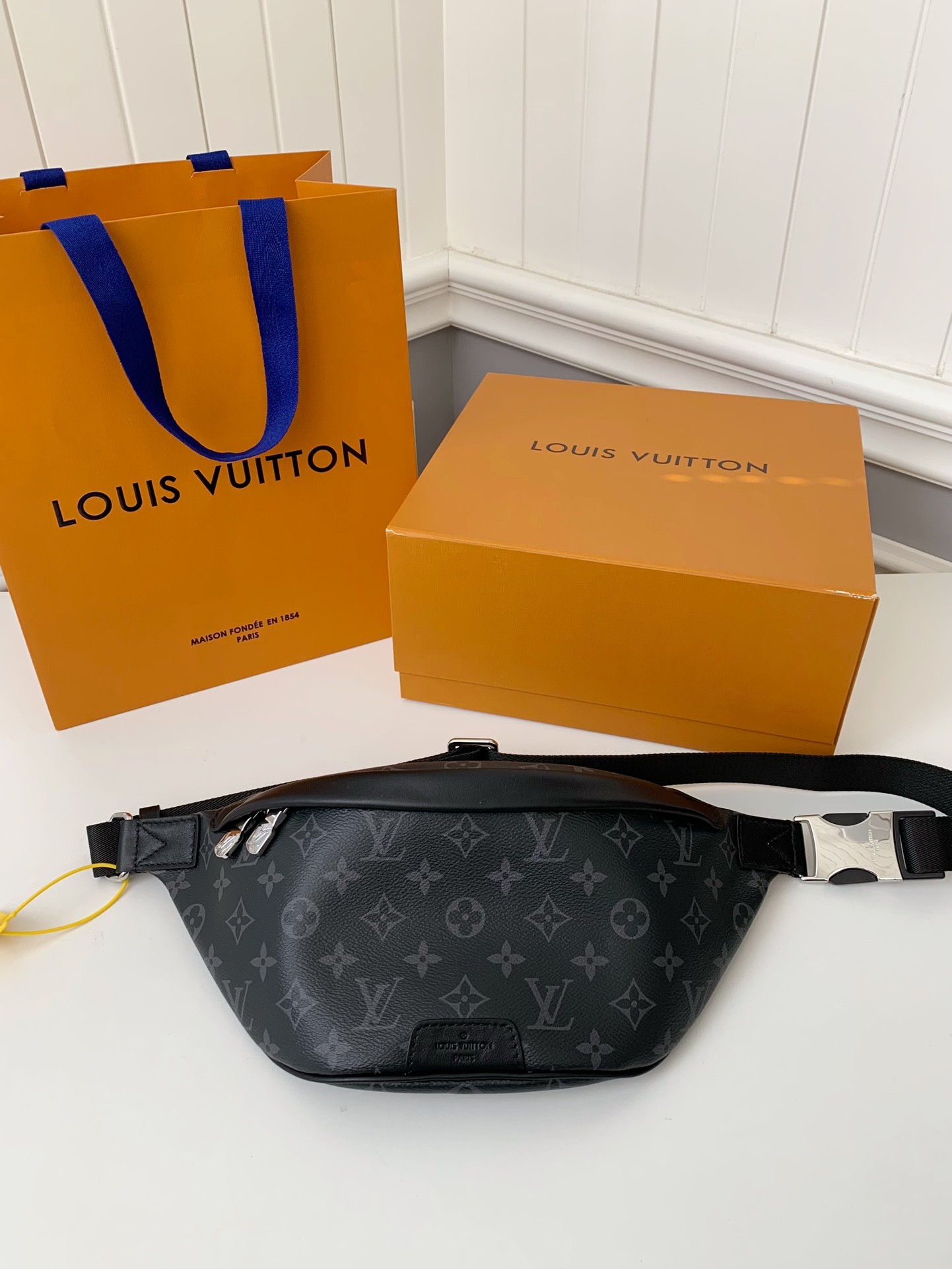 Louis Vuitton Marsupio Discovery M46035，Size：45*15*9cm