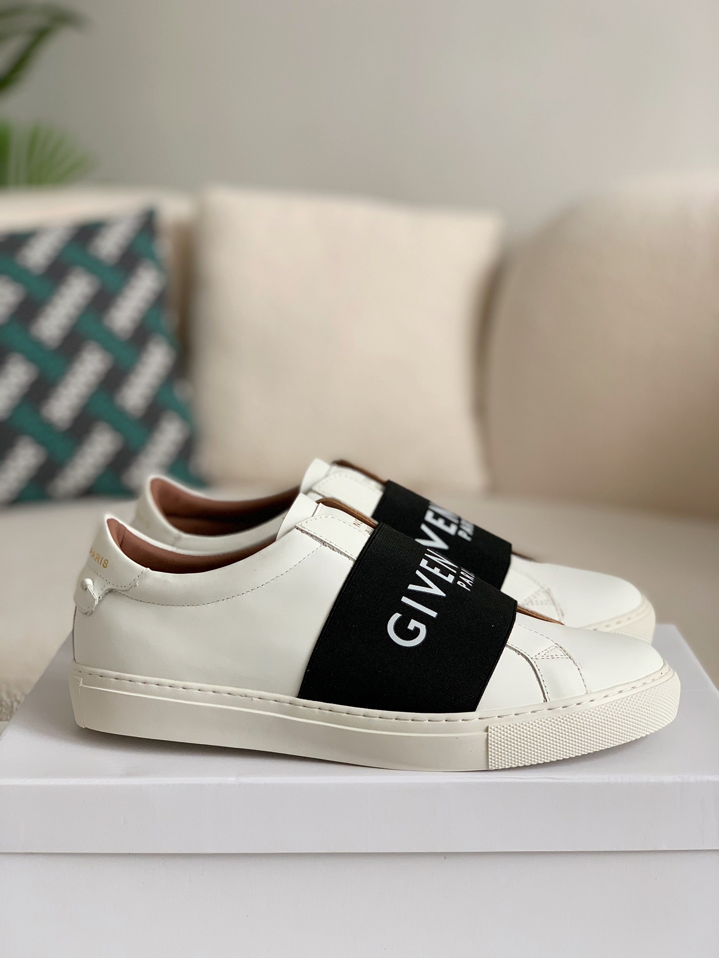 Givenchy Urban Street Sneakers W US5.5=EUR36=CM23