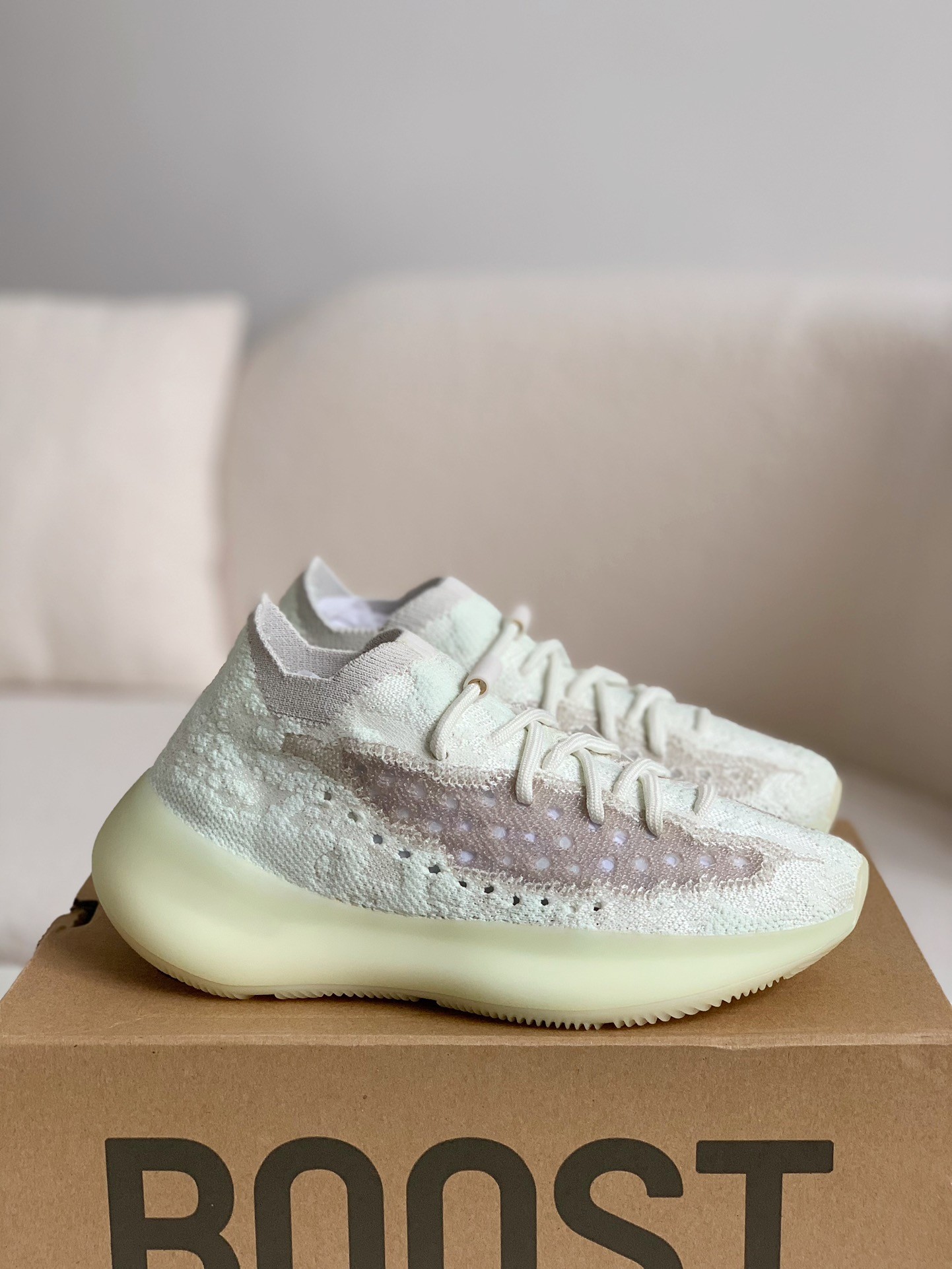 Adidas Yeezy Boost 380 Sneakers W US5=EUR35=CM23