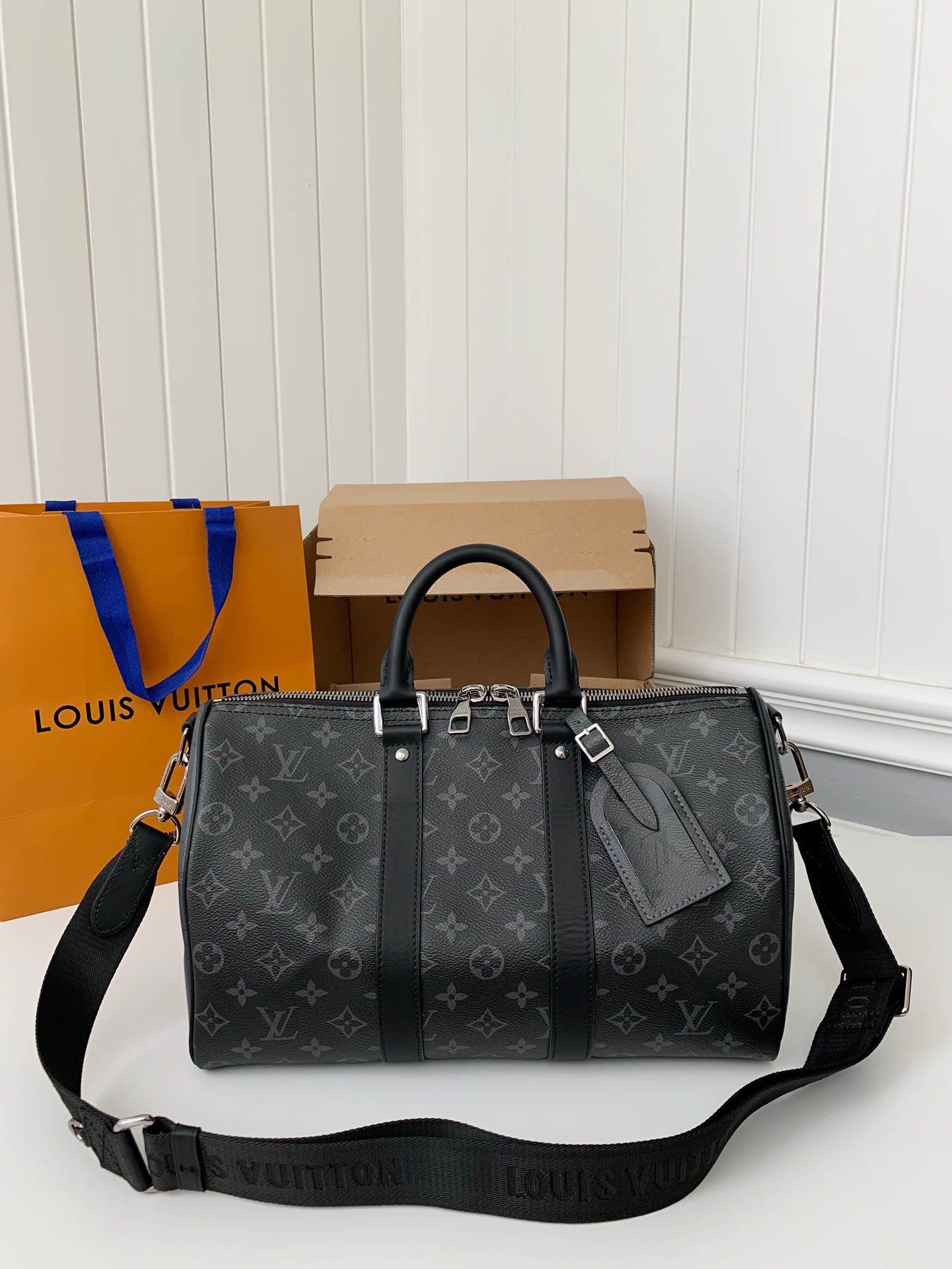 Louis Vuitton's seasonal new Keepall Bandoulière 35 handbag M46655, 34 * 21 * 16cm