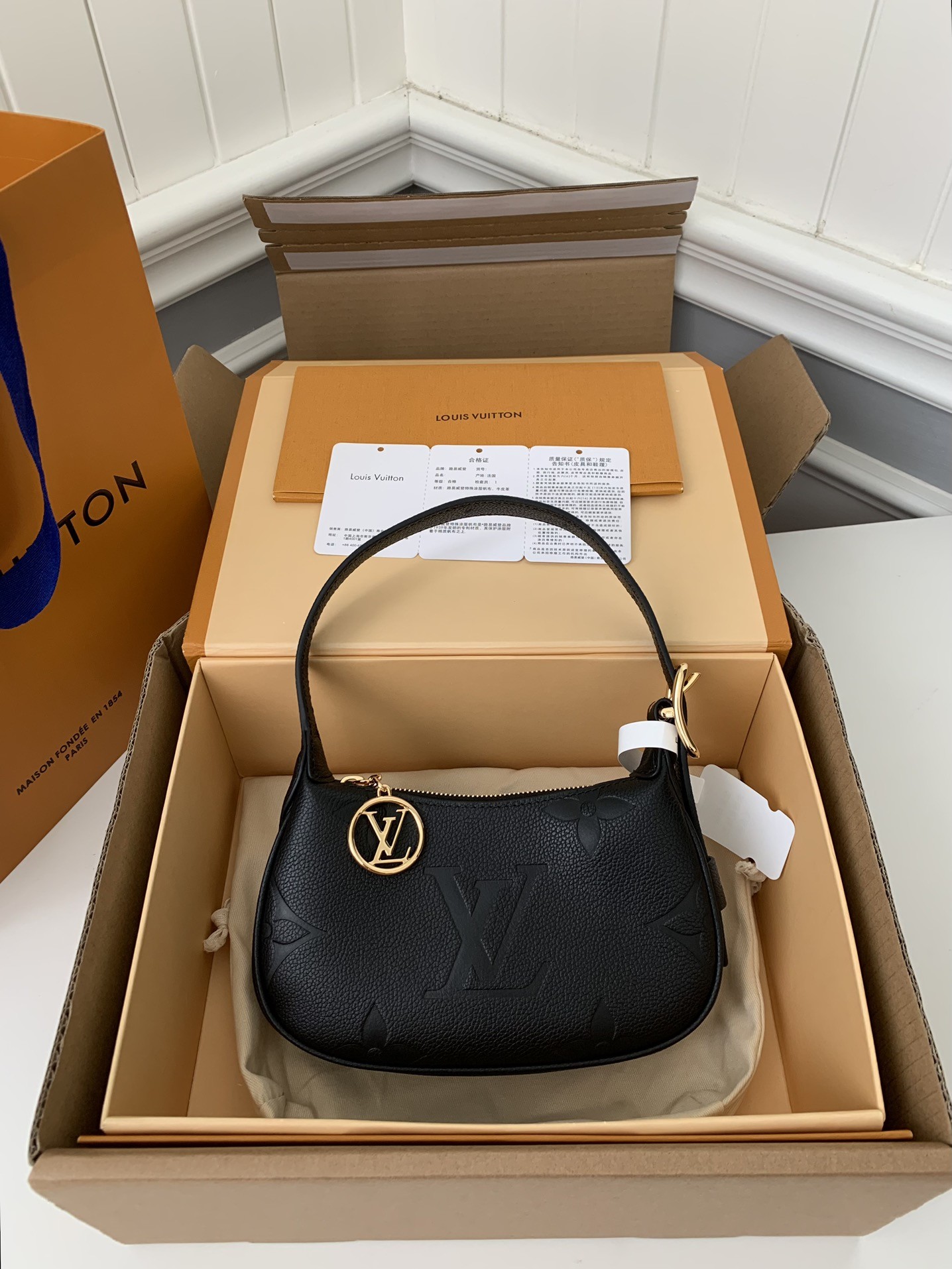 Louis Vuitton 23 New MINI MOON Handbag M82391, Top Quality Size: 20.5 * 11 * 5cm