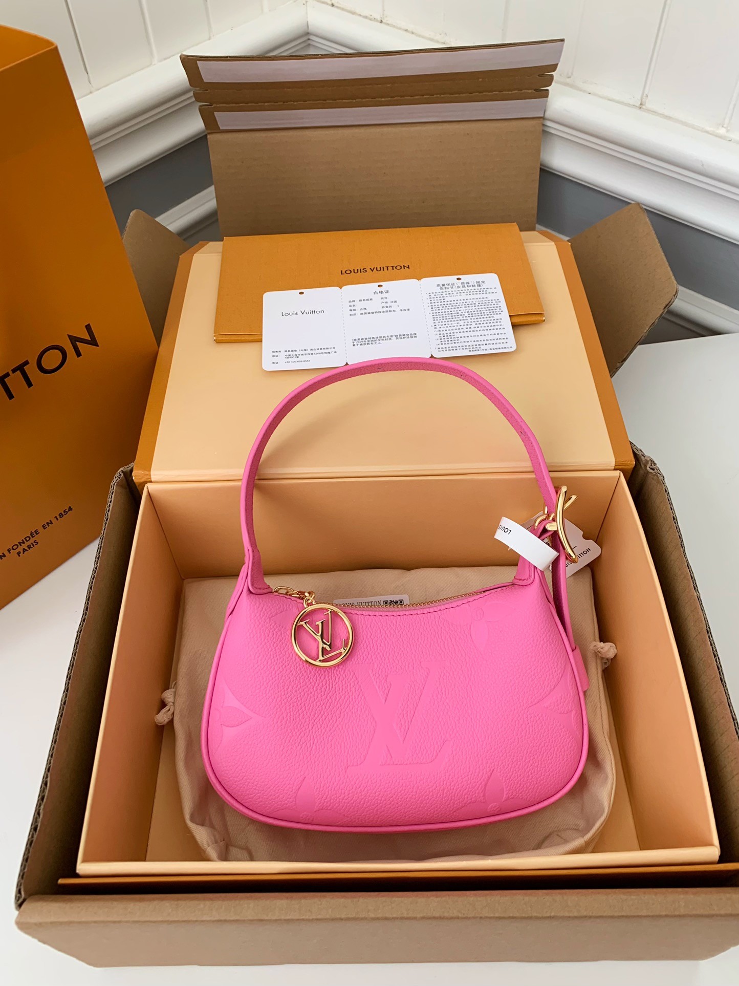 Louis Vuitton 23 New MINI MOON Handbag M82487, Top Quality Size: 20.5 * 11 * 5cm