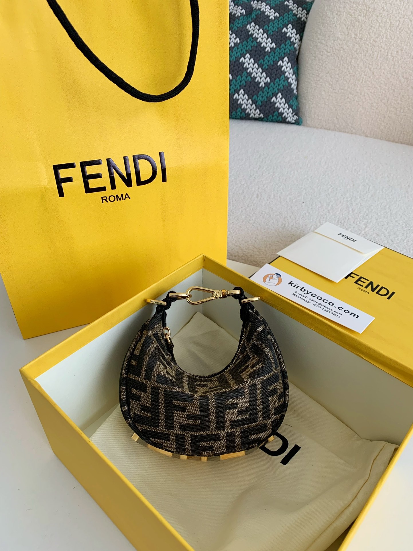 Fendi Mini Handbag, Top Quality Size: 16.5 * 14 * 5cm