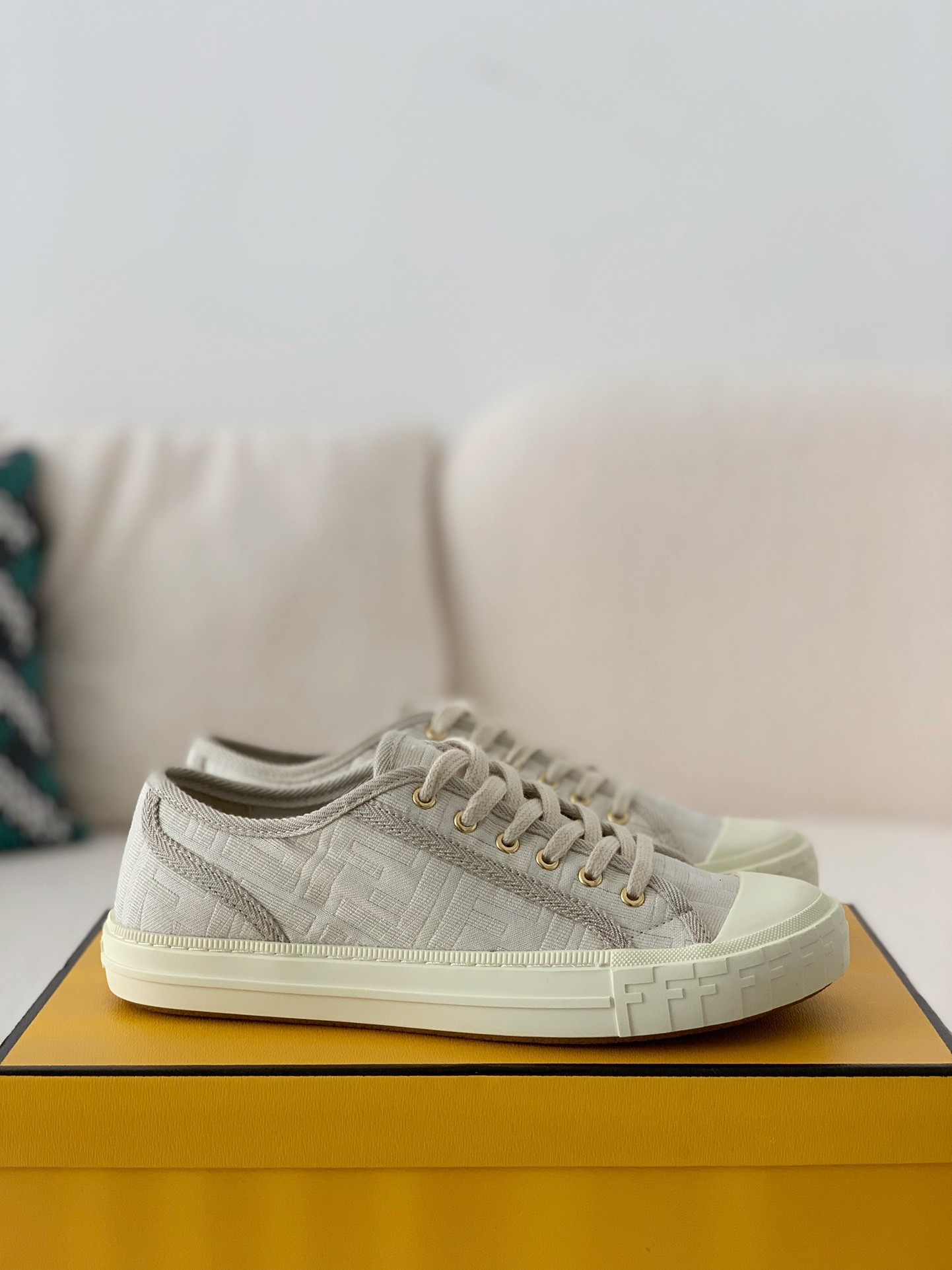 FENDI Canvas shoe Sneakers  W US5.5=EUR36=CM23