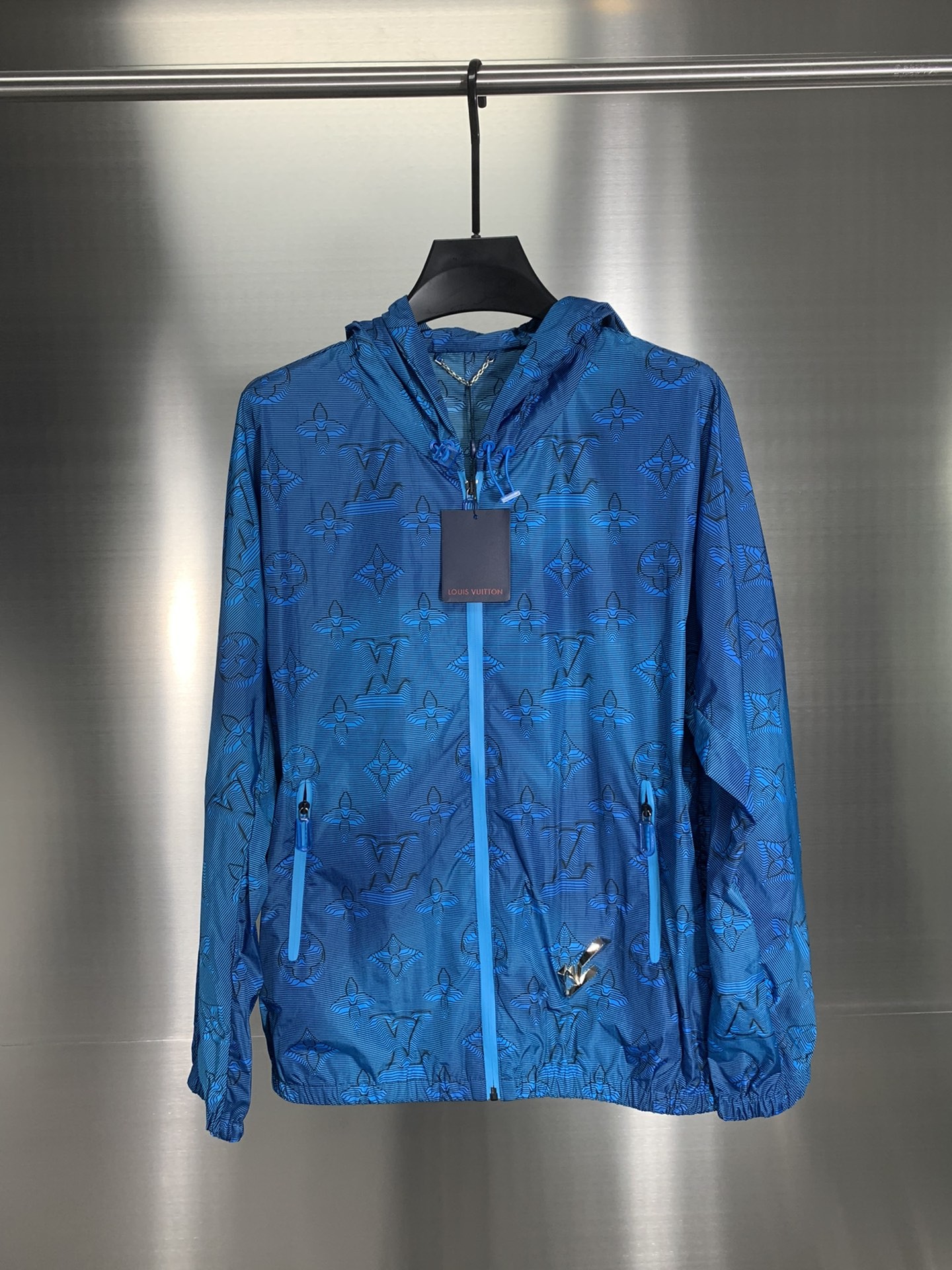 Louis Vuitton Slightly loose functional hooded jacket XS