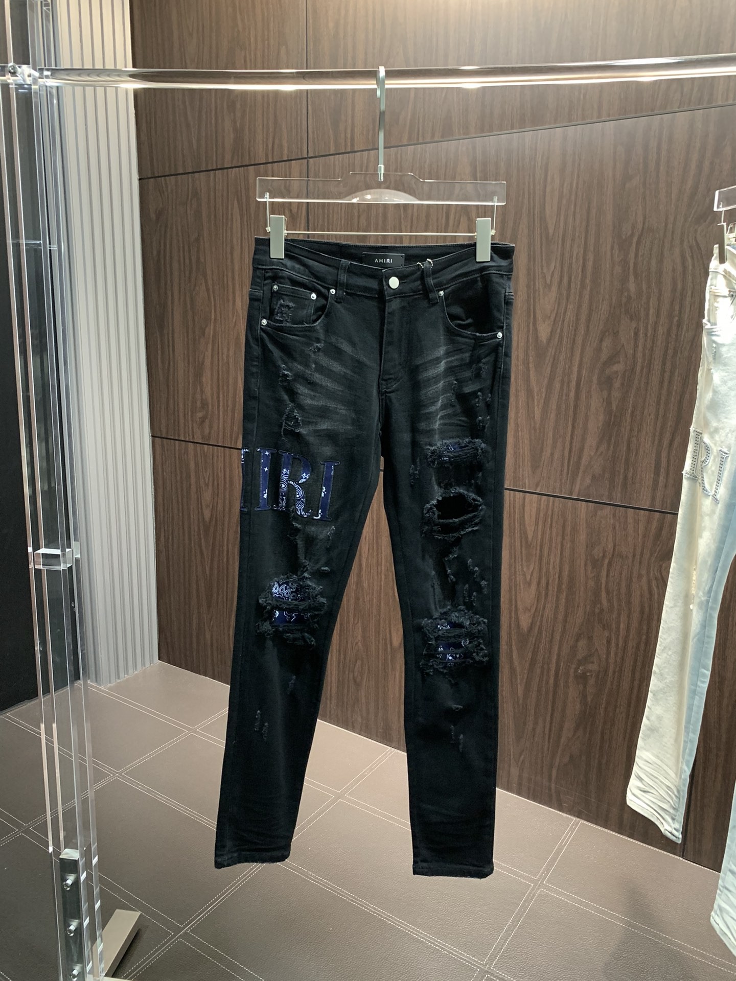 Amiri slim fit petite straight jeans 38 inches ≈ 96.5 cm (not available beyond that)