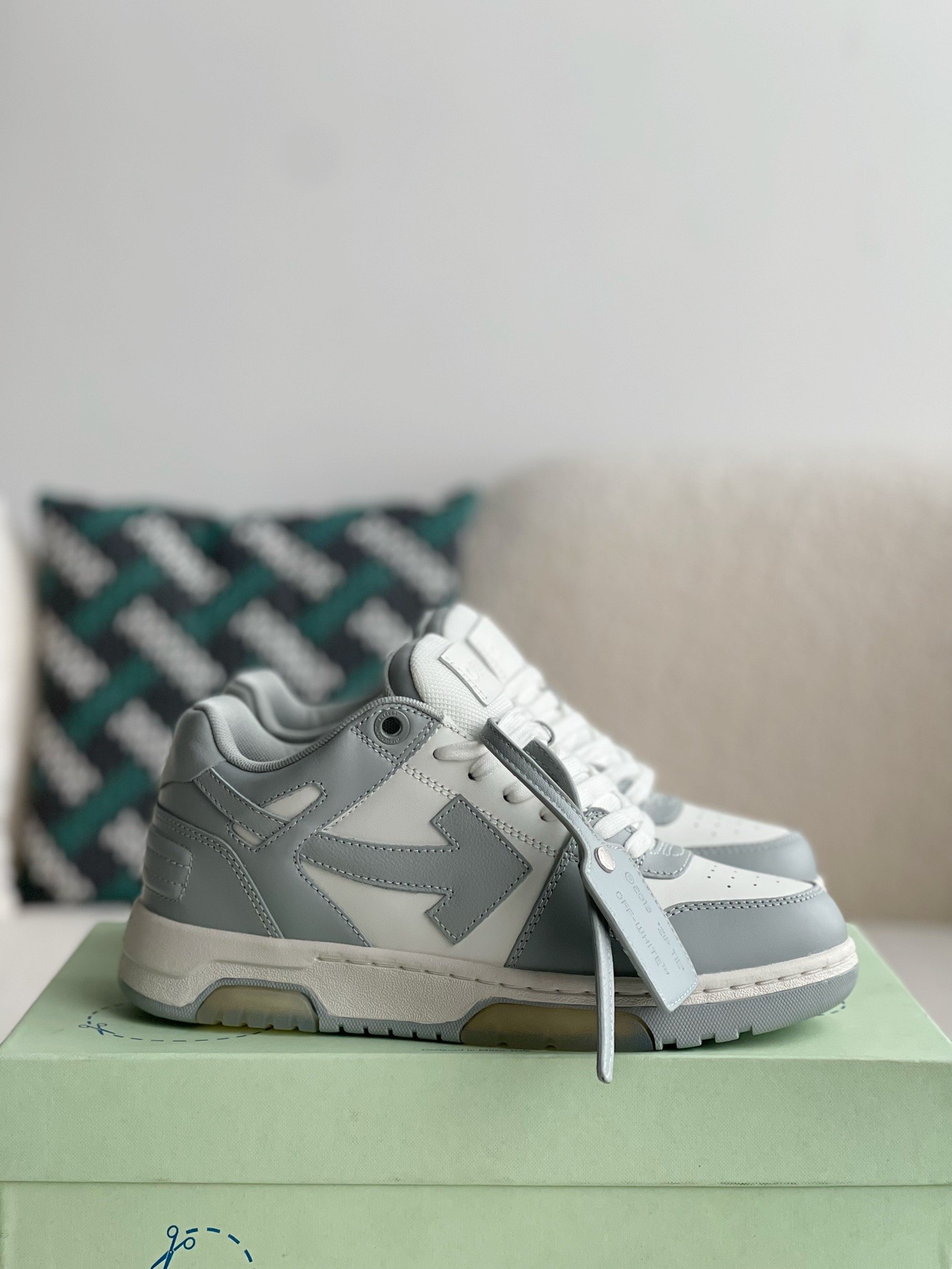 Off-White Out-Off-Office Leather Sneakers Size Opition Select