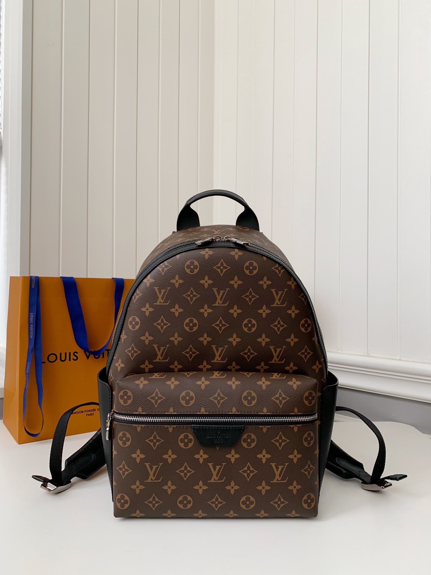 Louis Vuitton 24s New DISCOverY Small Backpack M46684, Top Quality   ​Size: 29 * 38 * 20cm