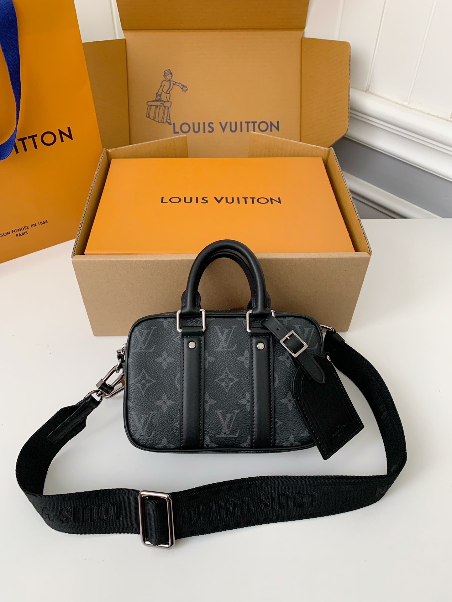 Louis Vuitton Autumn\/Winter New NANO PORTE DOCUMENTS VOYAGE Handbag M82770, Top Quality