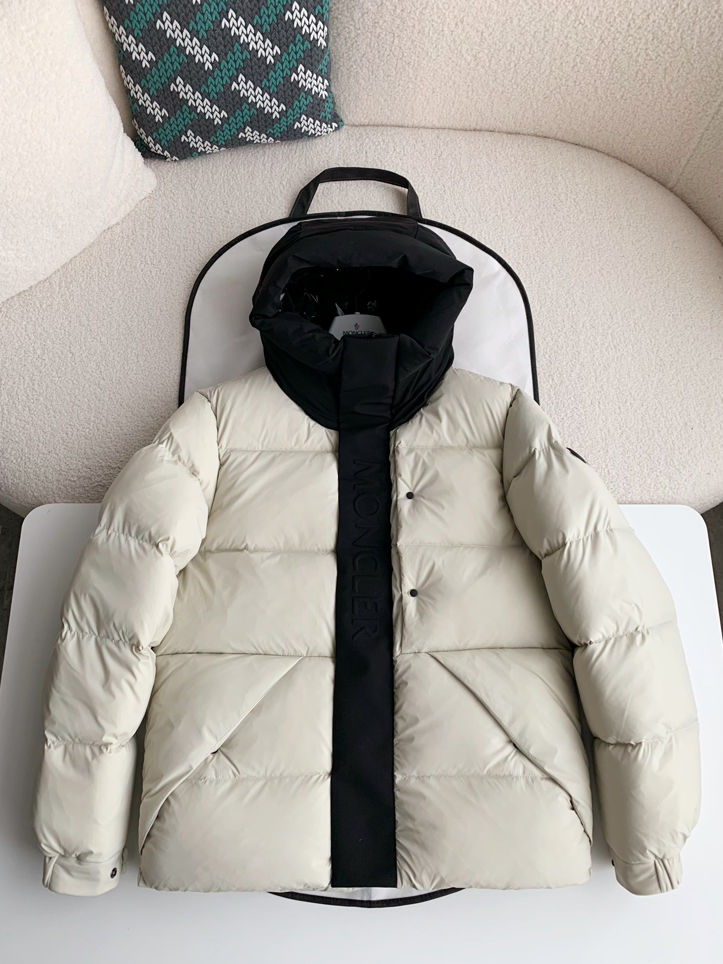 Moncler Montbeliard down jacket  195cm ≈ 6 feet 5 inches 100kg≈220 pounds