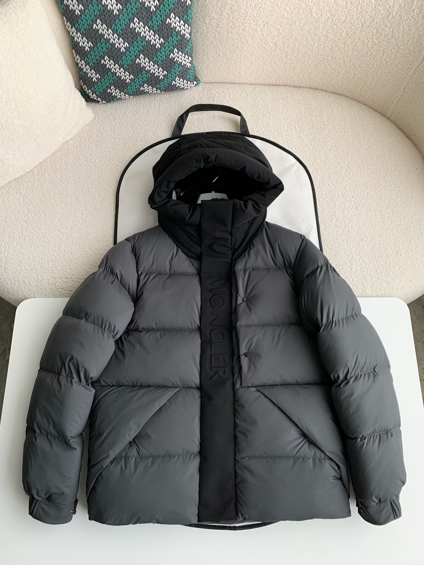 Moncler Montbeliard down jacket  195cm ≈ 6 feet 5 inches 100kg≈220 pounds