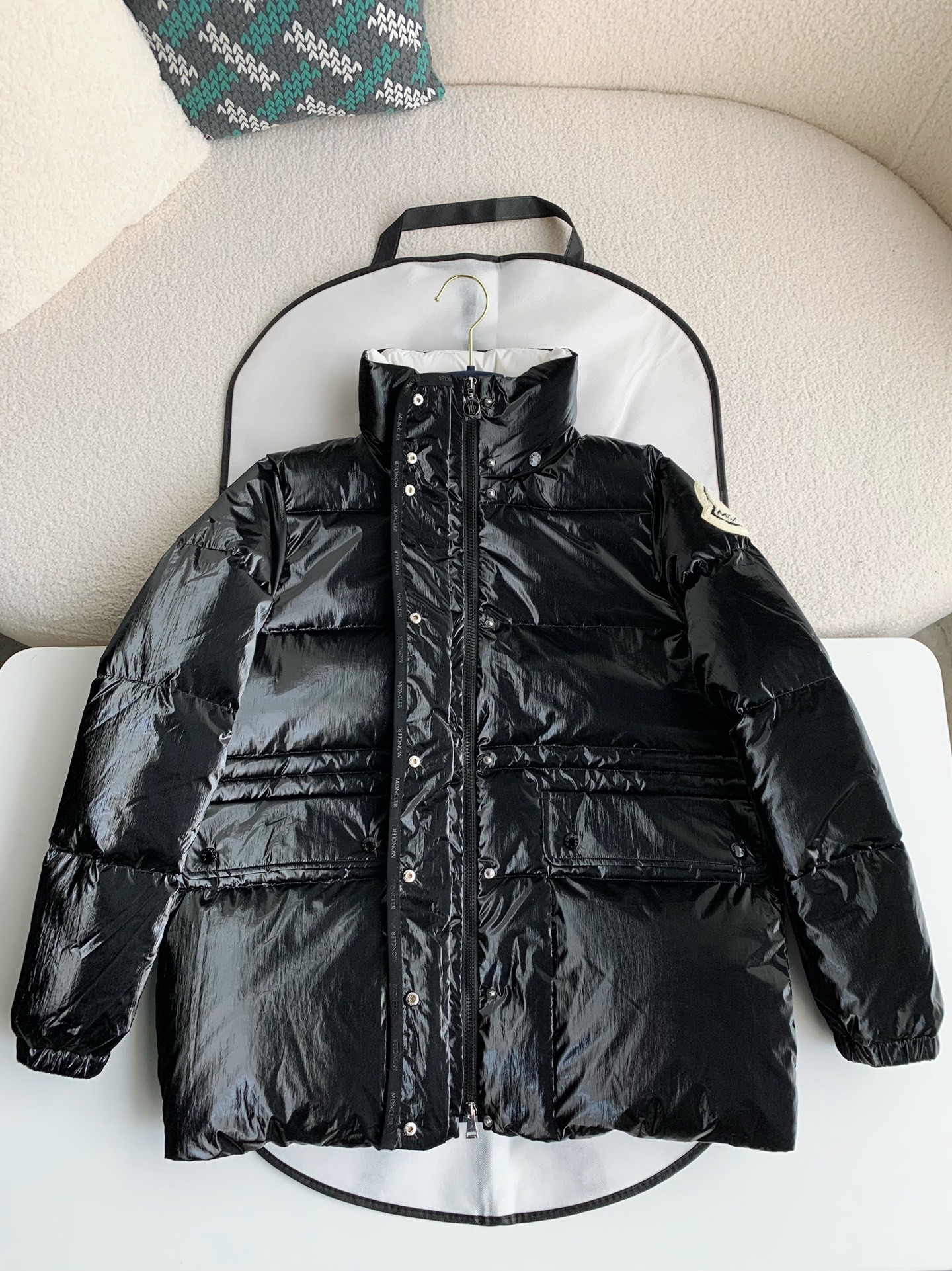 Moncler Short  men's down jacket 185cm ≈ 6 feet 1 inches 80kg≈176 pounds