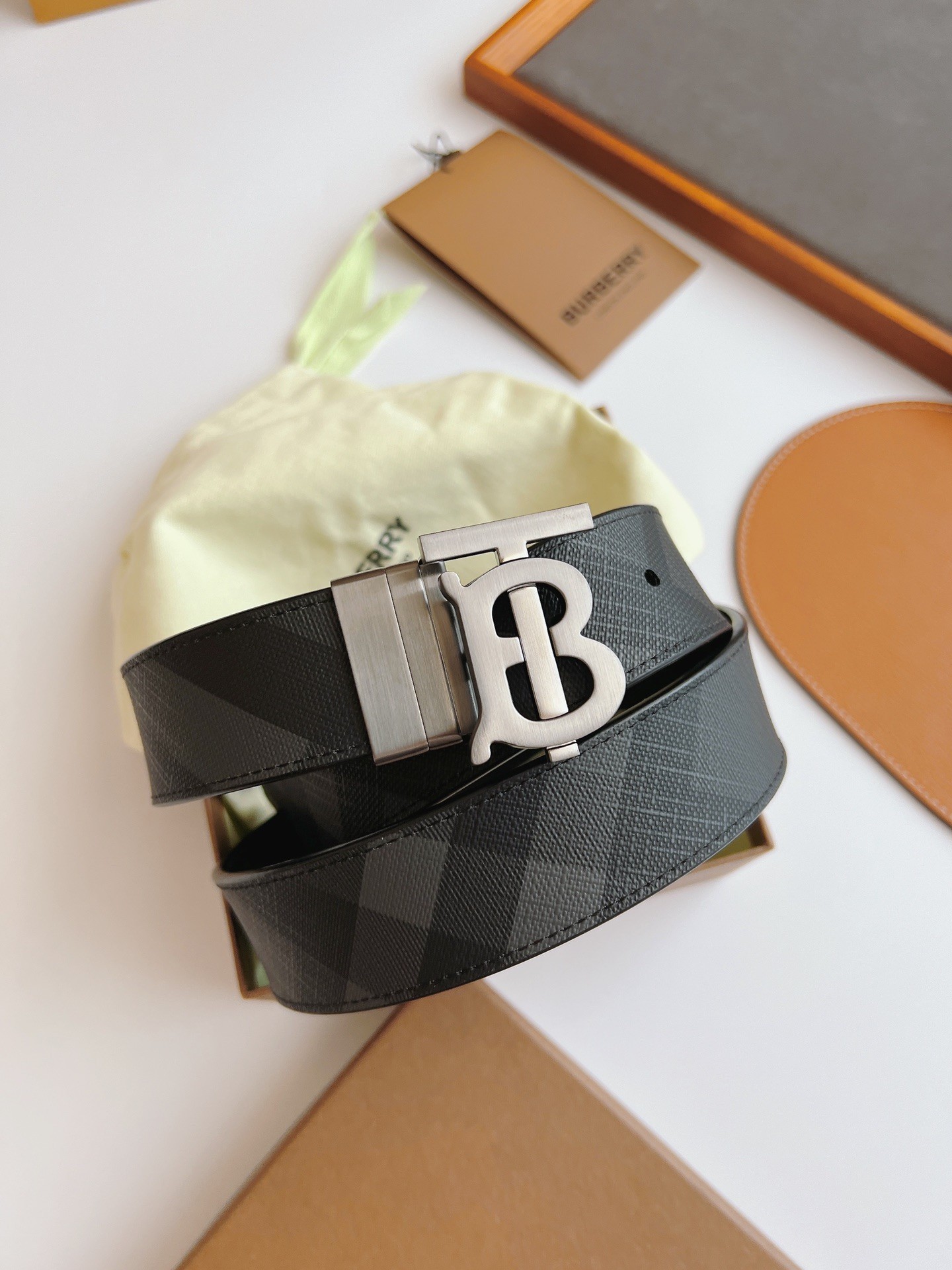 Burberry belt 1（65-73cm）