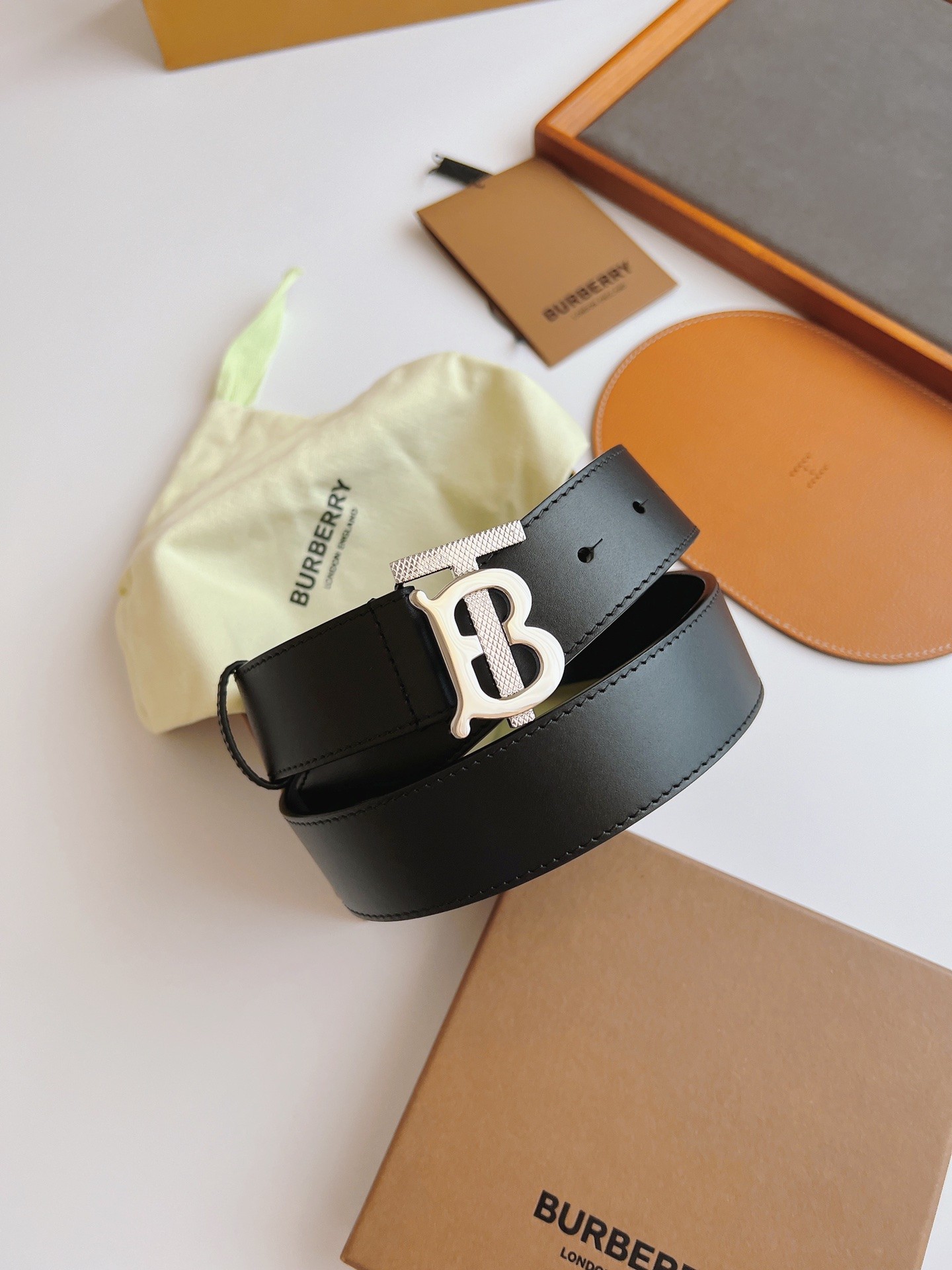 Burberry belt 1（65-73cm）