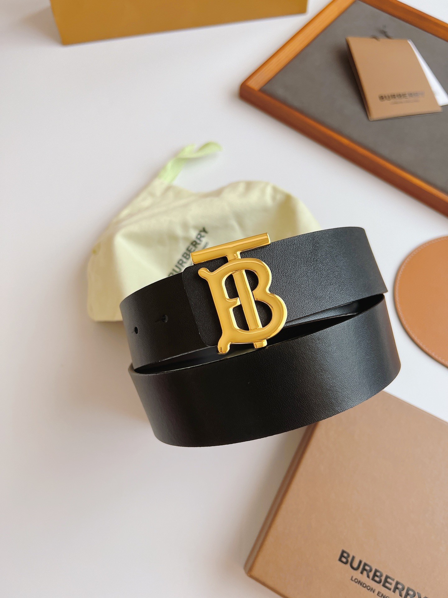 Burberry belt 1（65-73cm）