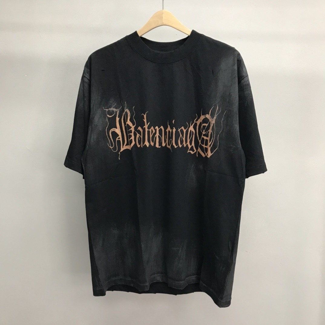 Balenciaga Sanskrit lettering industrial paint T-shirt 100kg≈220 pounds 195cm ≈ 6 feet 5 inches