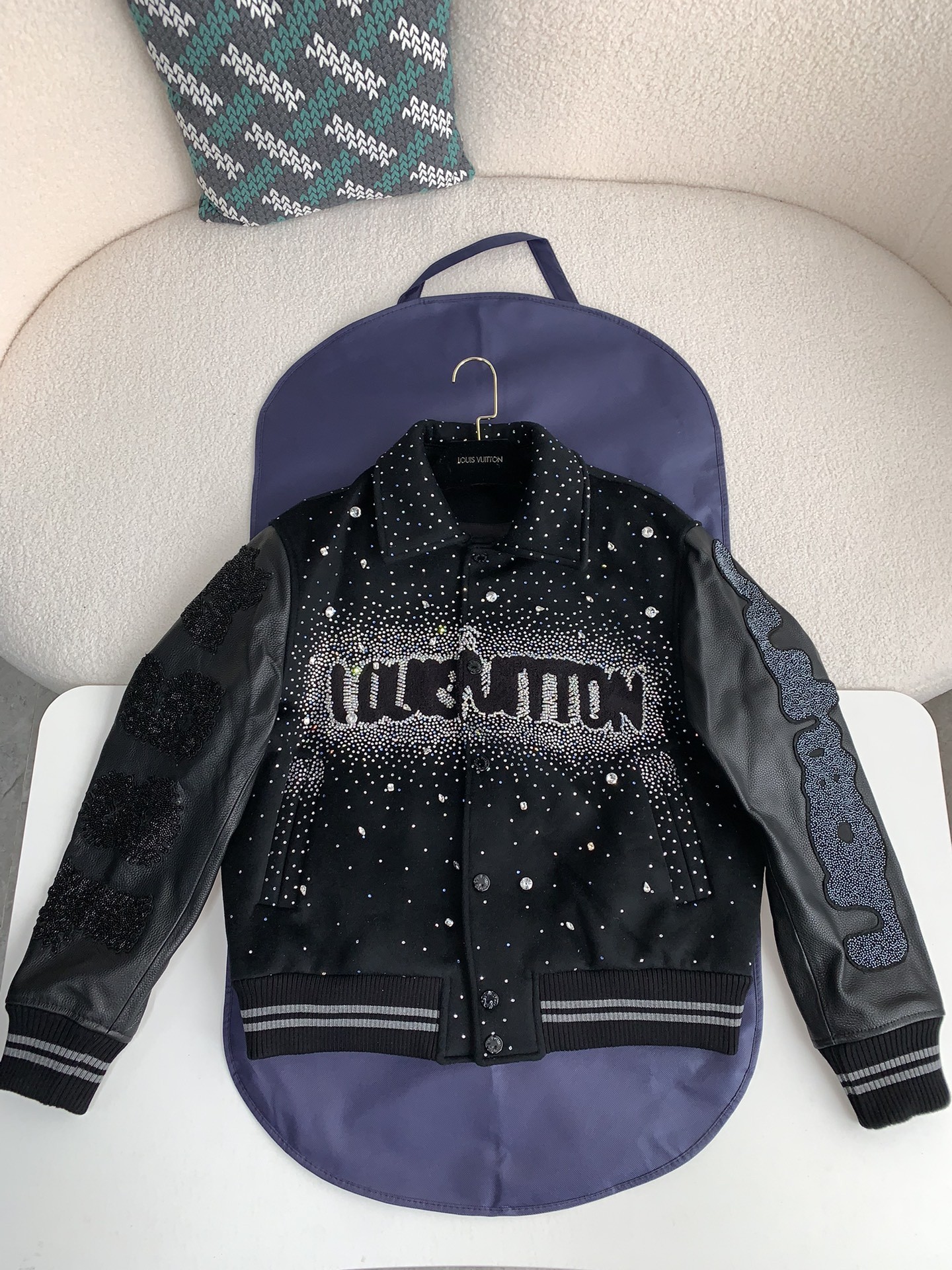 Louis Vuitton FW23 lettered beaded embroidered leather jacket 100kg≈220 pounds 195cm ≈ 6 feet 5 inches