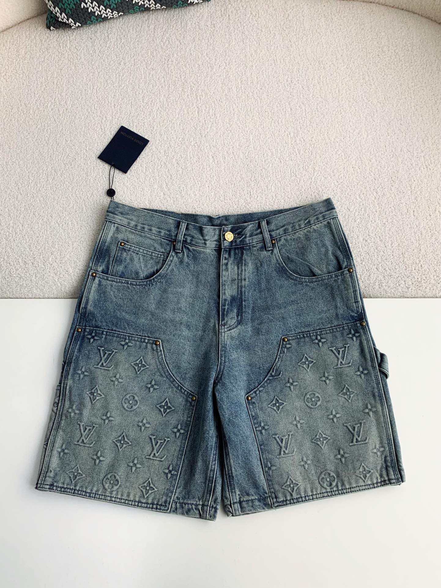 LOUIS VUITTON Jean shorts S