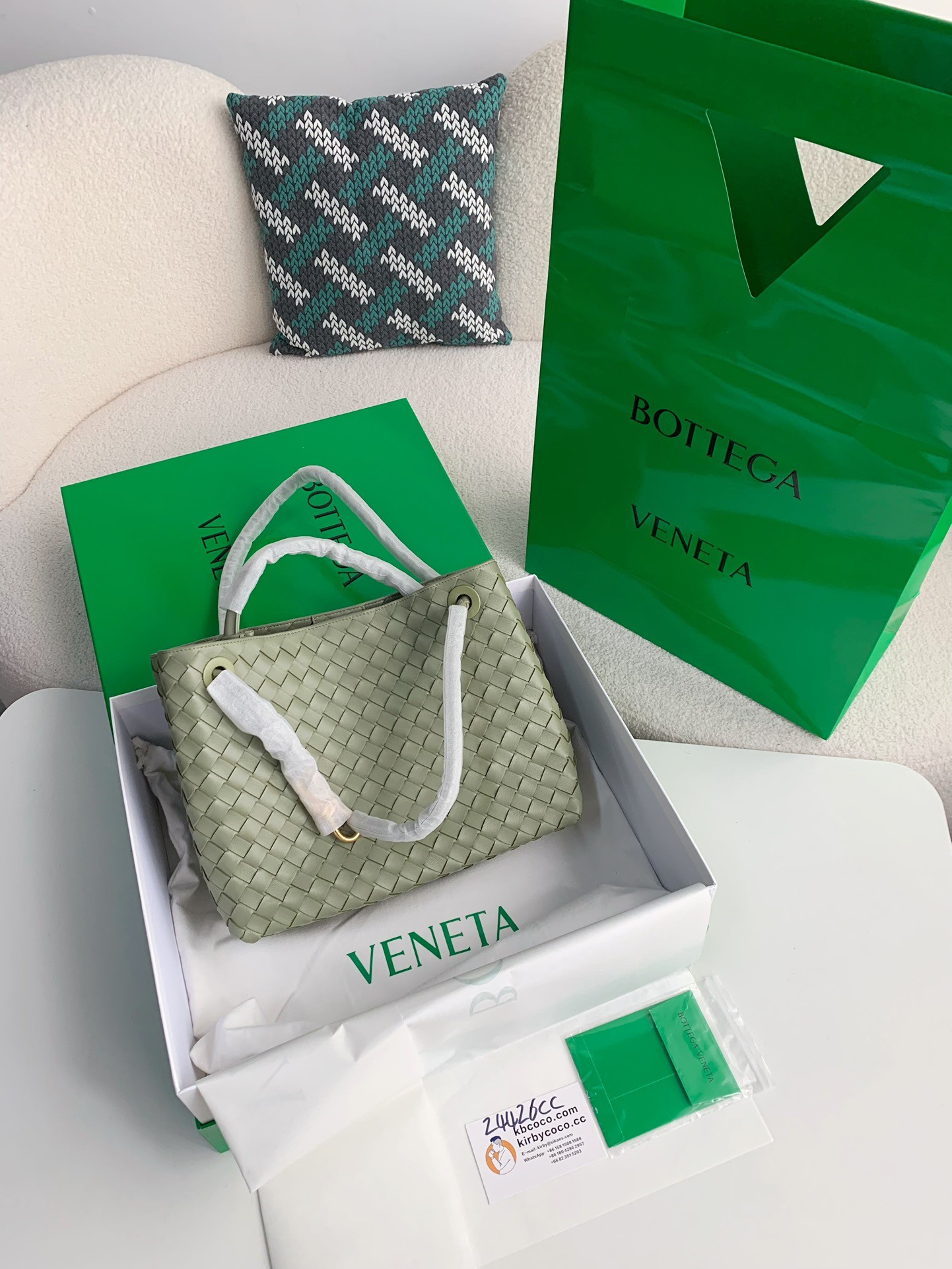 BOTTECA VENETA Knit handbags   Size：32*24*12cm