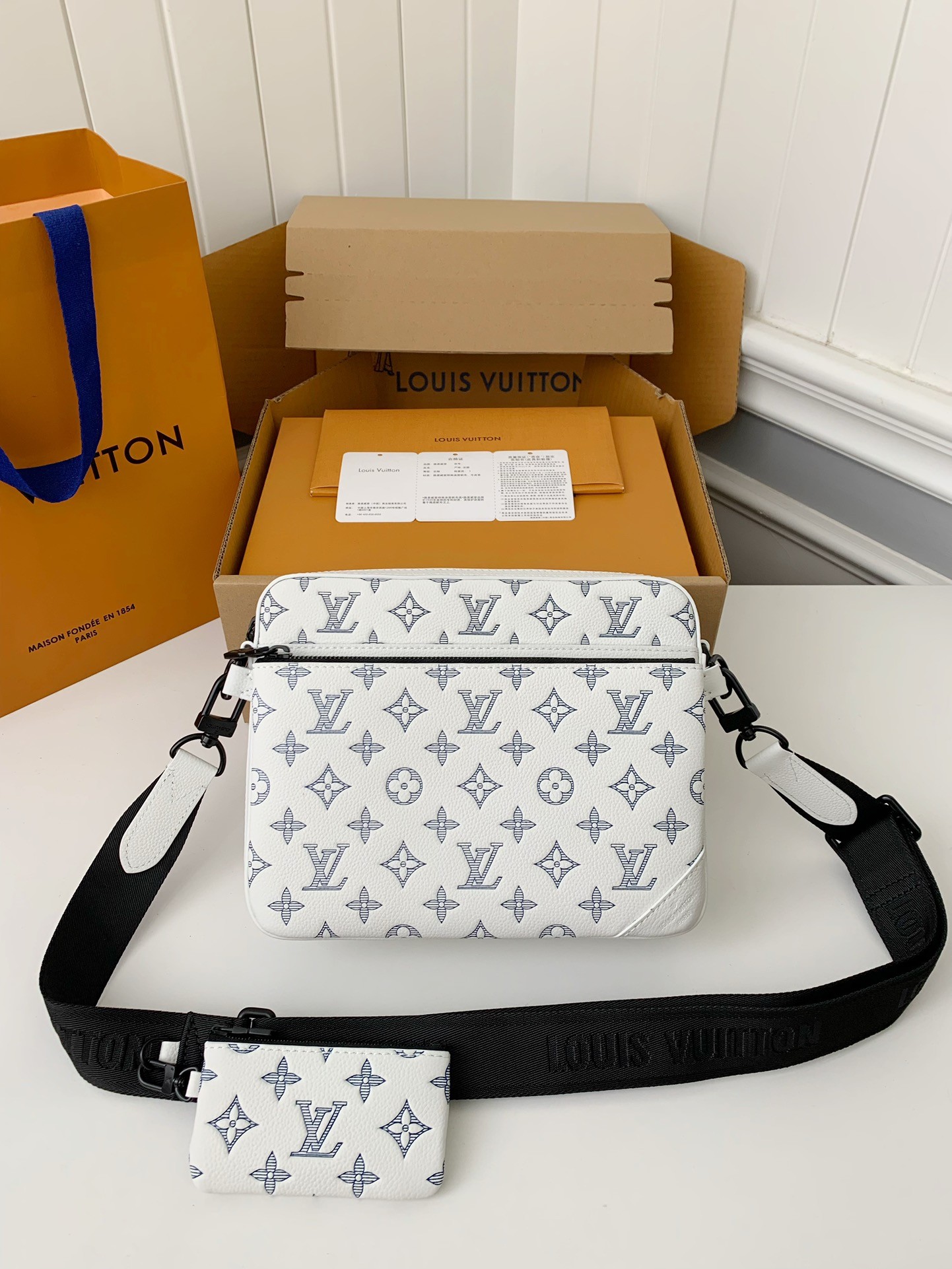 Louis Vuitton The new TRIO Postman Pack M24753  Size： 25*18.5*7cm