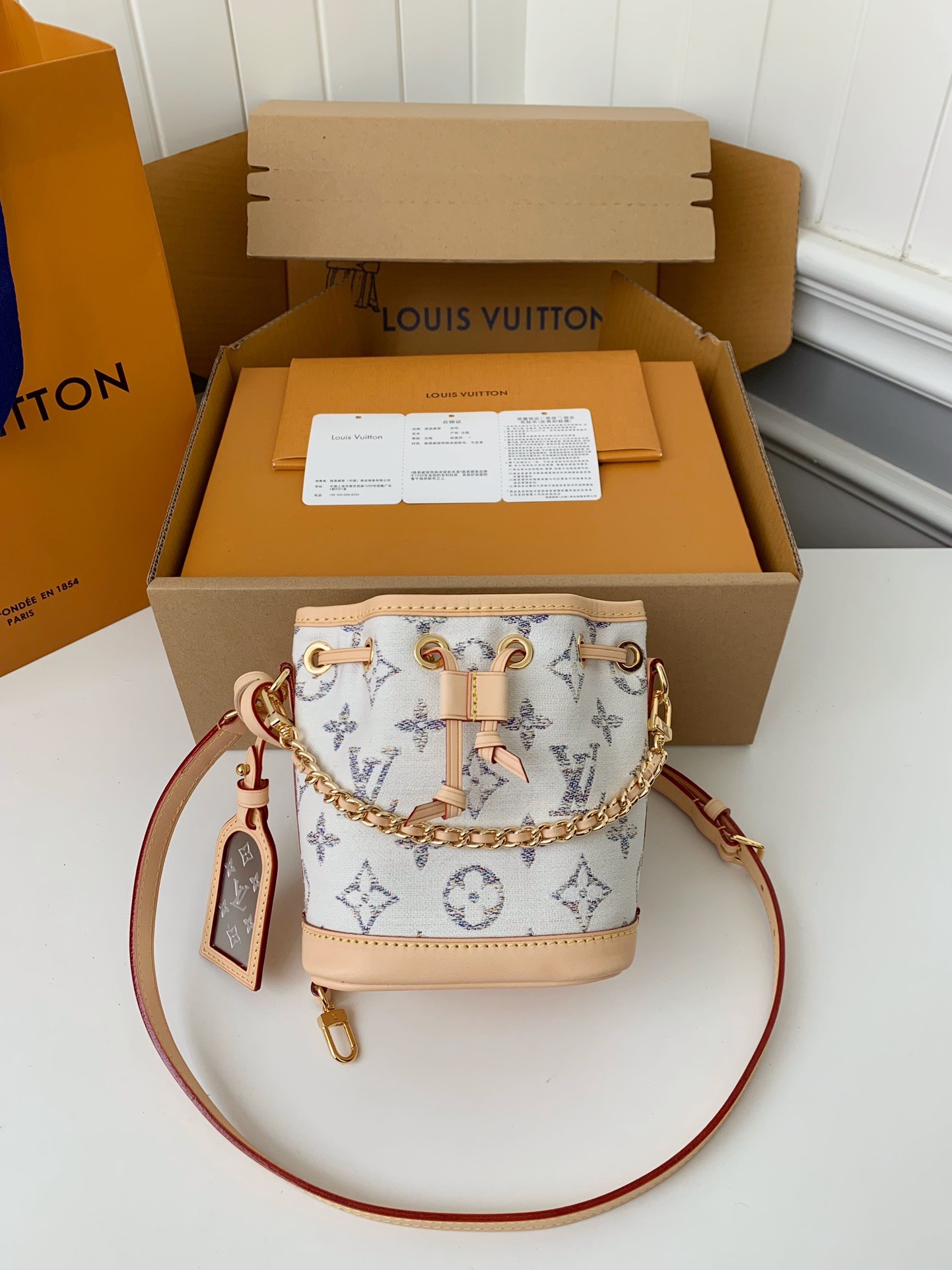 Louis Vuitton The new Nano No é M83453  Size：13*16*10cm