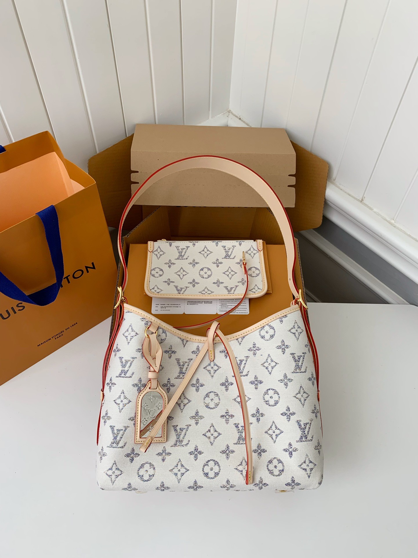 Louis Vuitton Carryall small handbag M24707  Size：29*24*12cm