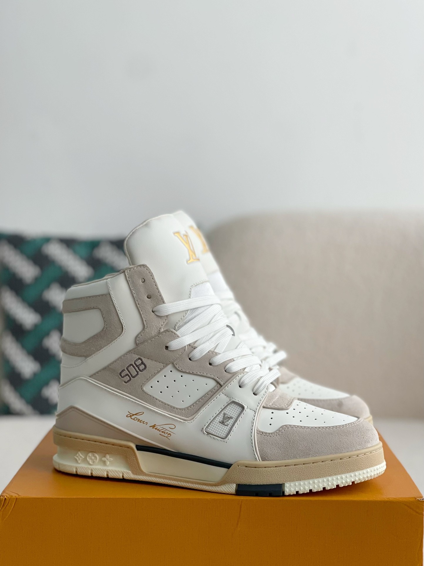 LOUIS VUITTON TRAINER SNEAKERS Size Opition Select