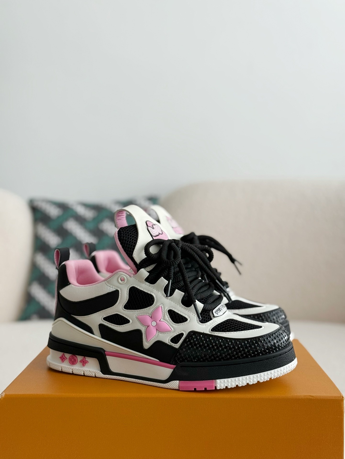 「#3743」LOUIS VUITTON SKATE SNEAKERS