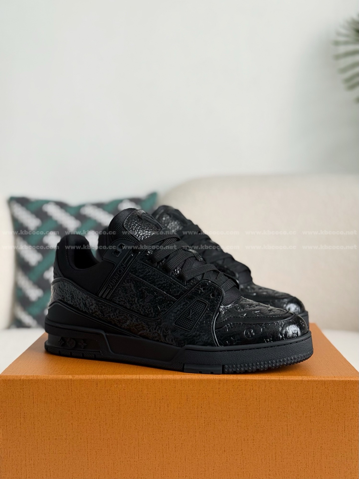 「#5752」LOUIS VUITTON TRAINER SNEAKERS