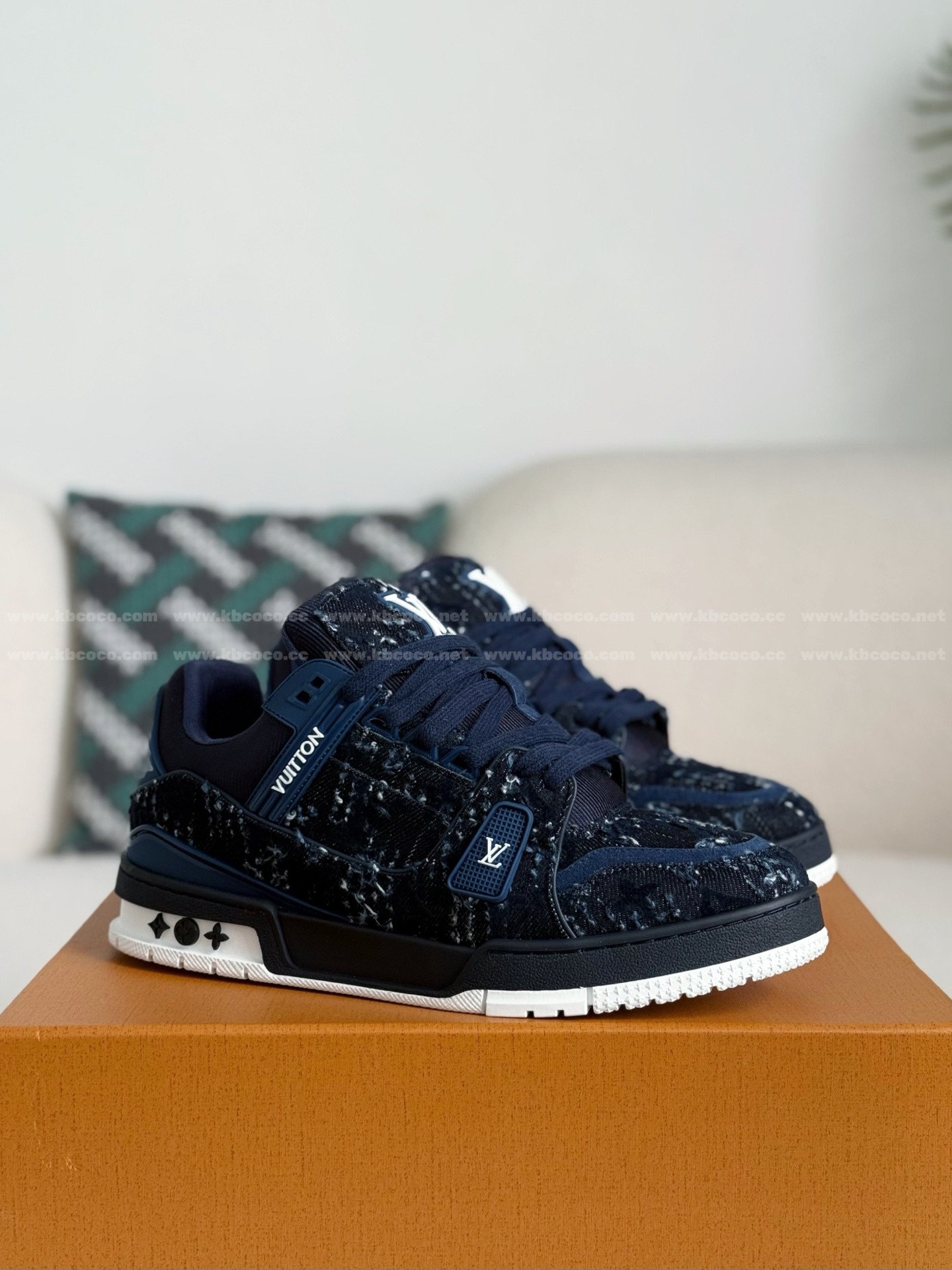 「#5802」LOUIS VUITTON TRAINER SNEAKERS