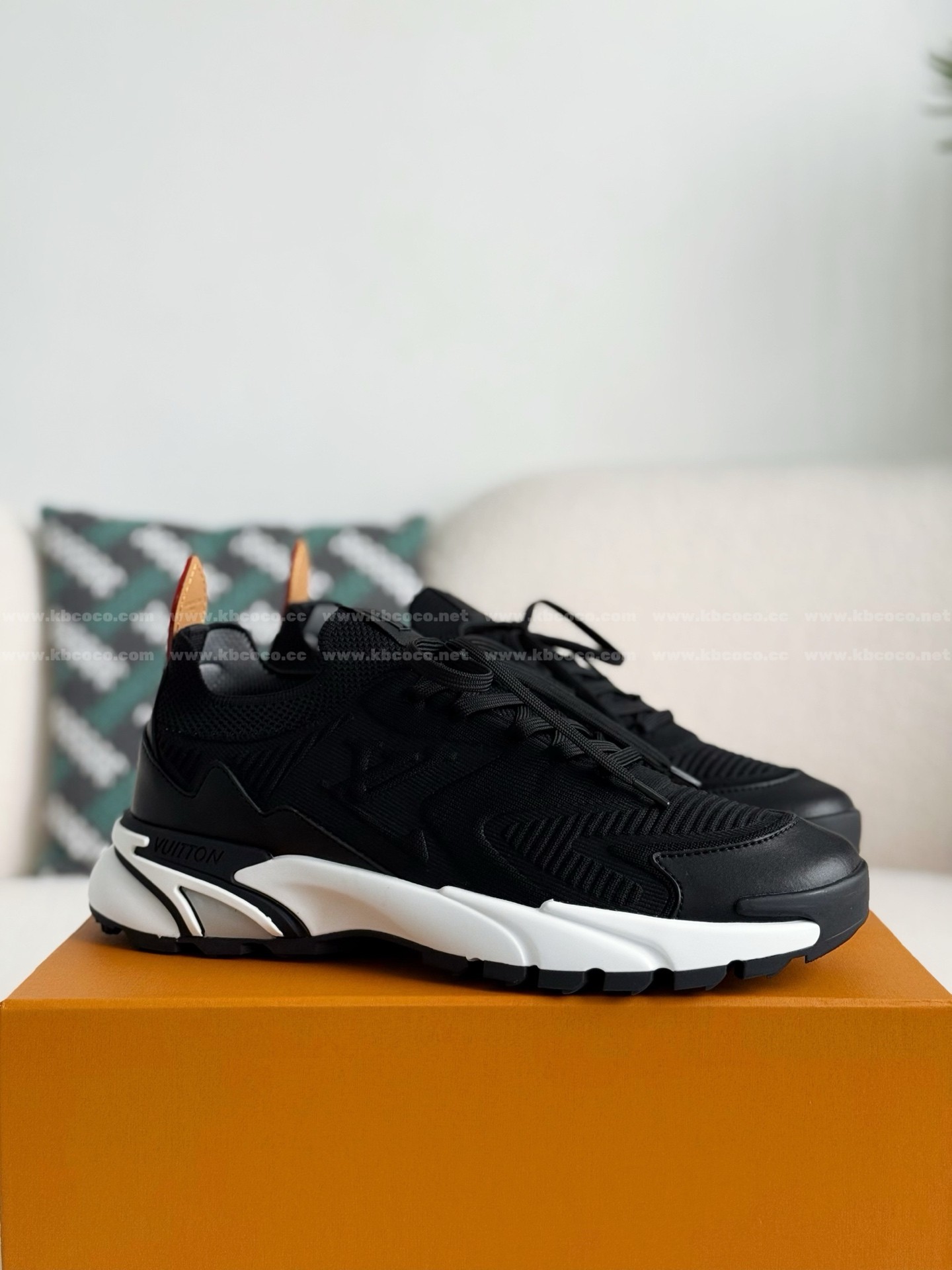 「#5967」LOUIS VUITTON RUNNER TATIC  SNEAKERS