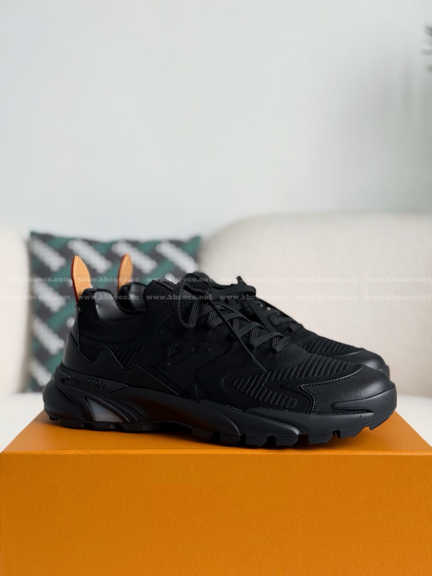 「#5969」LOUIS VUITTON RUNNER TATIC  SNEAKERS