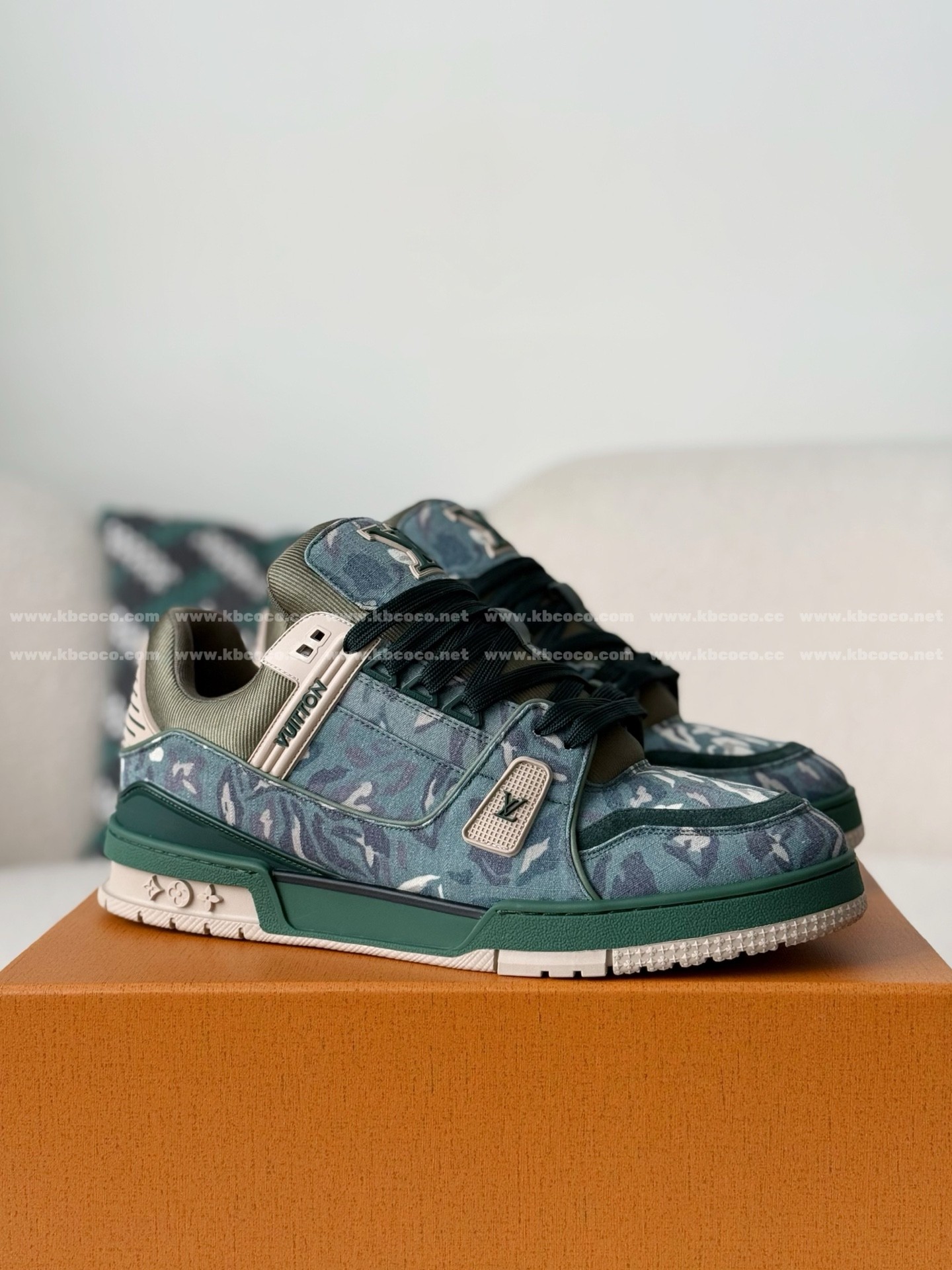 「#6100」LOUIS VUITTON x NIGO JOINT MODEL TRAINER FW25 SNEAKERS