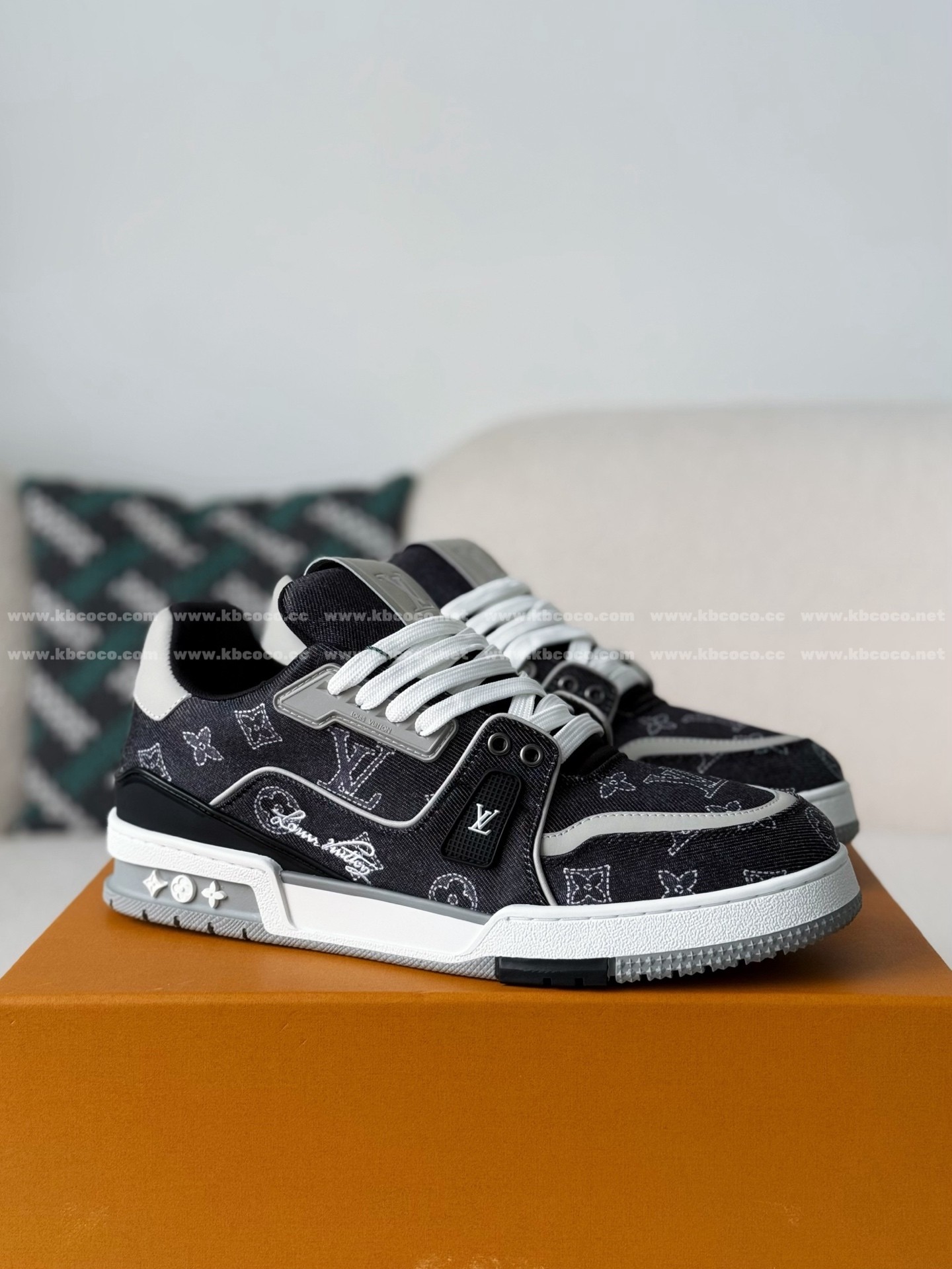 「#6153」LOUIS VUITTON TRAINER SNEAKERS