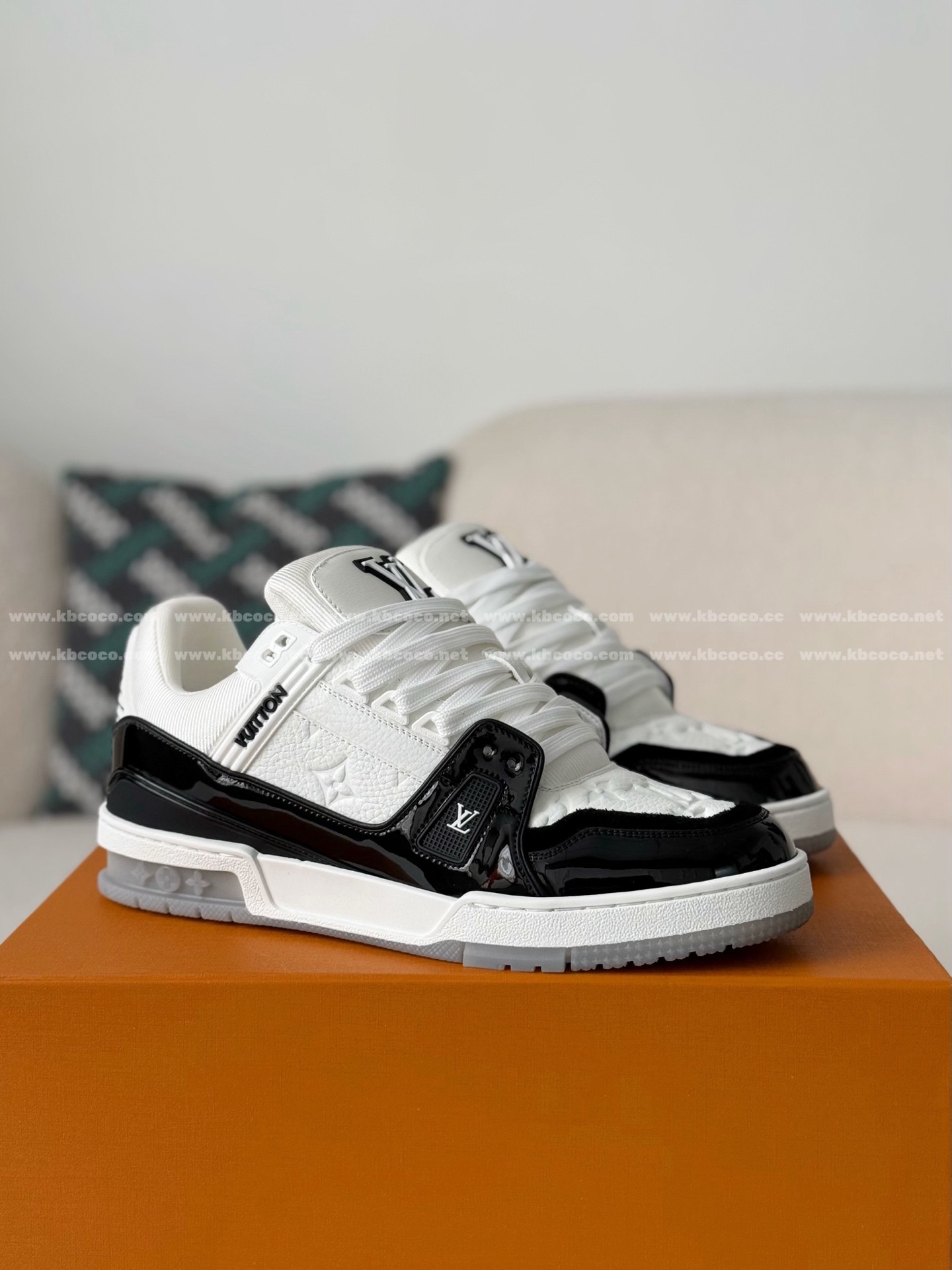 「#6237」LOUIS VUITTON TRAINER SNEAKERS