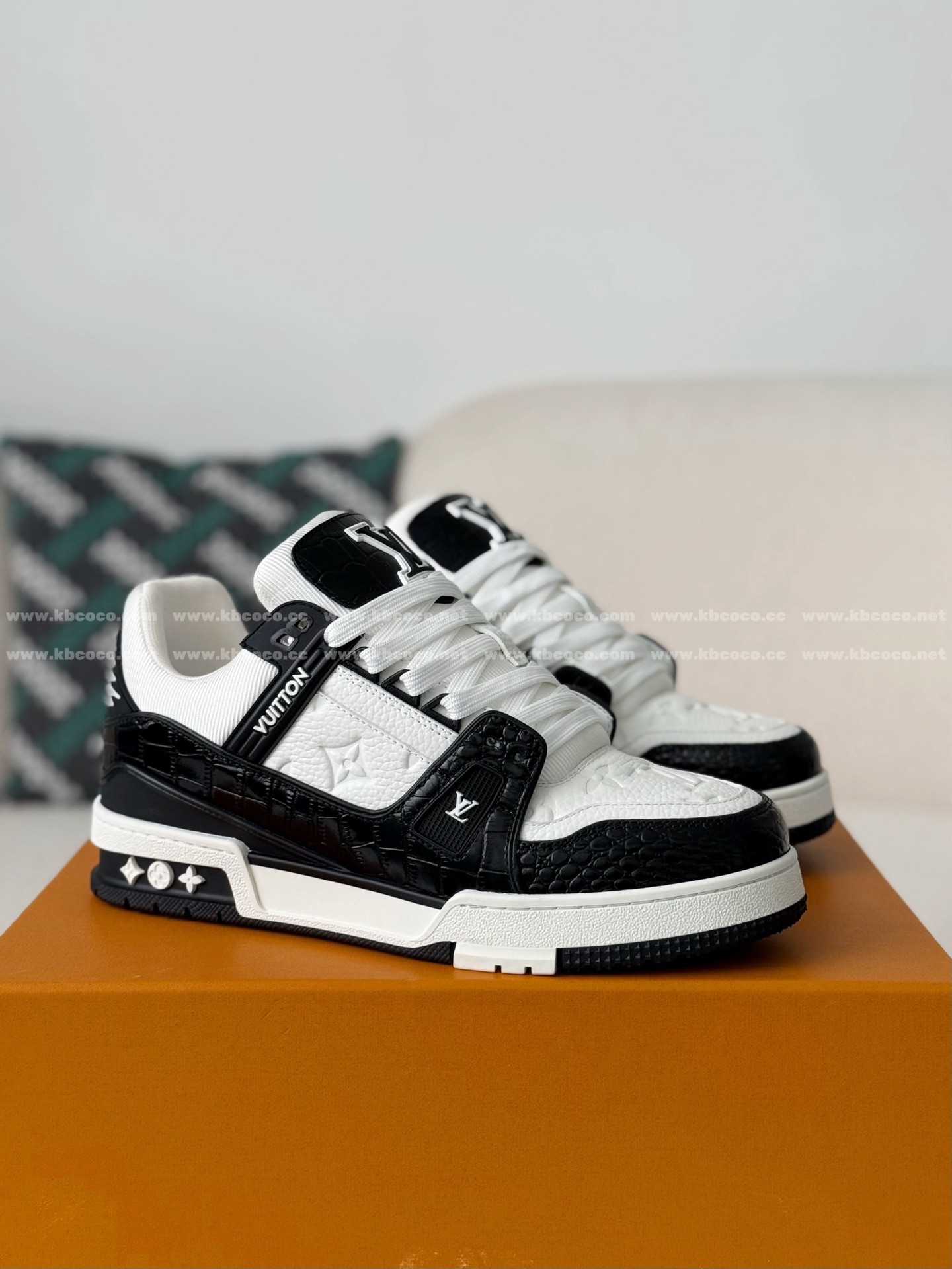 「#6279」LOUIS VUITTON TRAINER SNEAKERS
