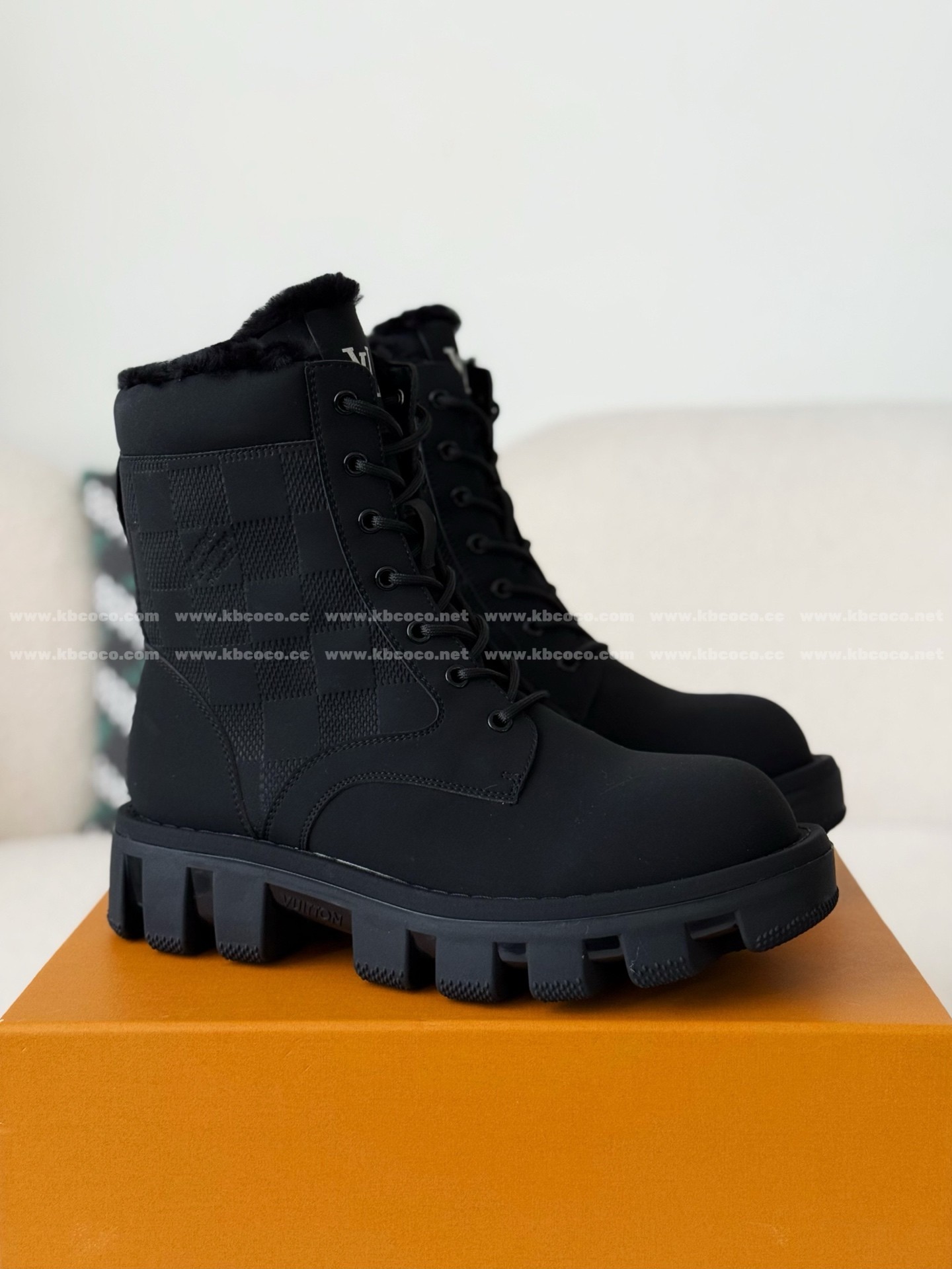 「#6287」LOUIS VUITTON RANGER LEATHER ANKLE BOOTS