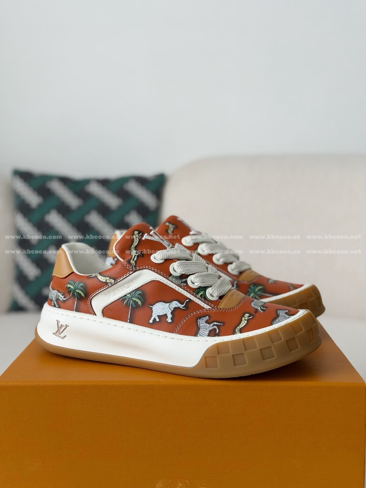 「#6499」LOUIS VUITTON TILTED CANVAS LEATHER BOARD SHOES