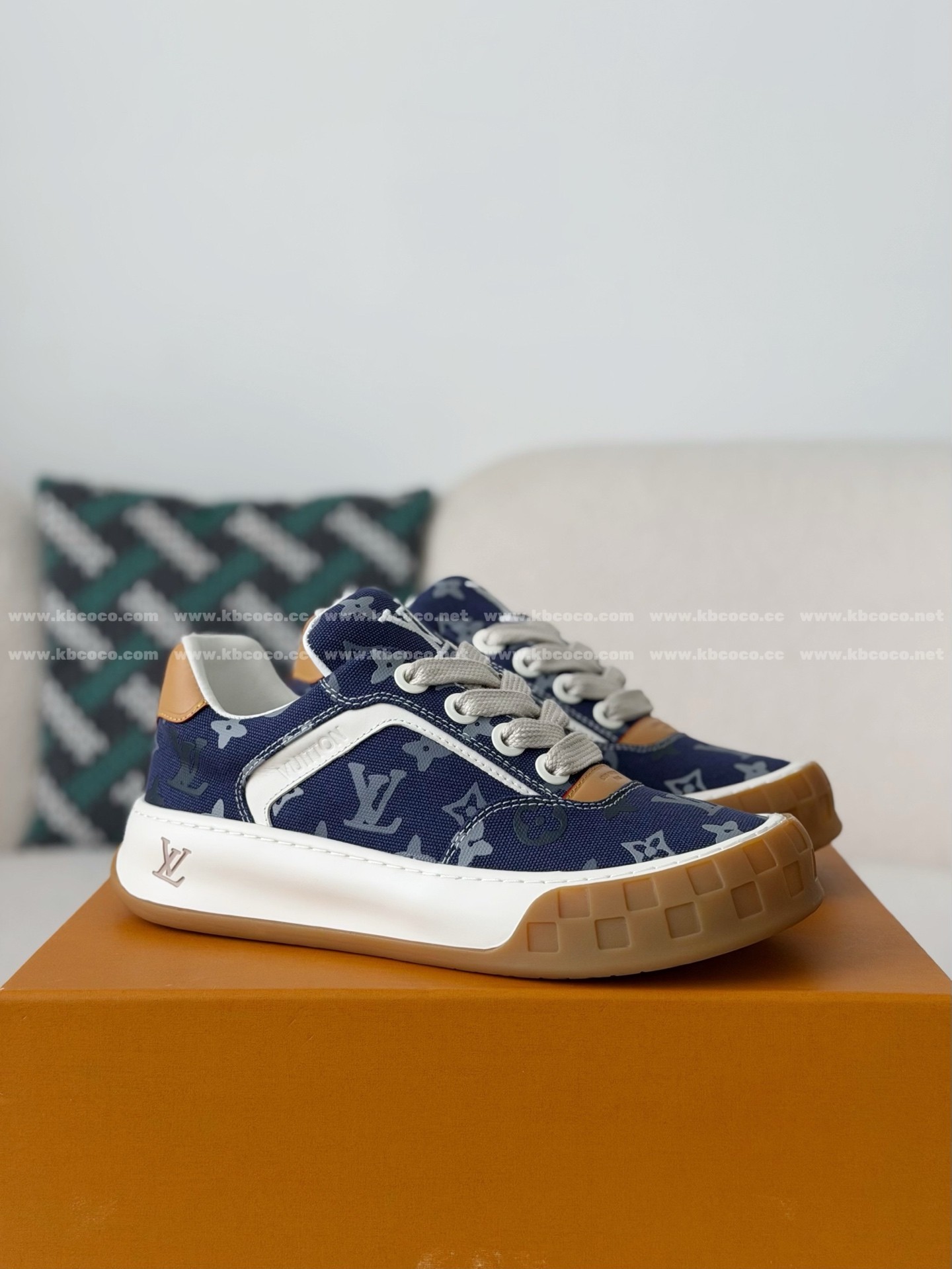 「#6502」LOUIS VUITTON TILTED CANVAS LEATHER BOARD SHOES