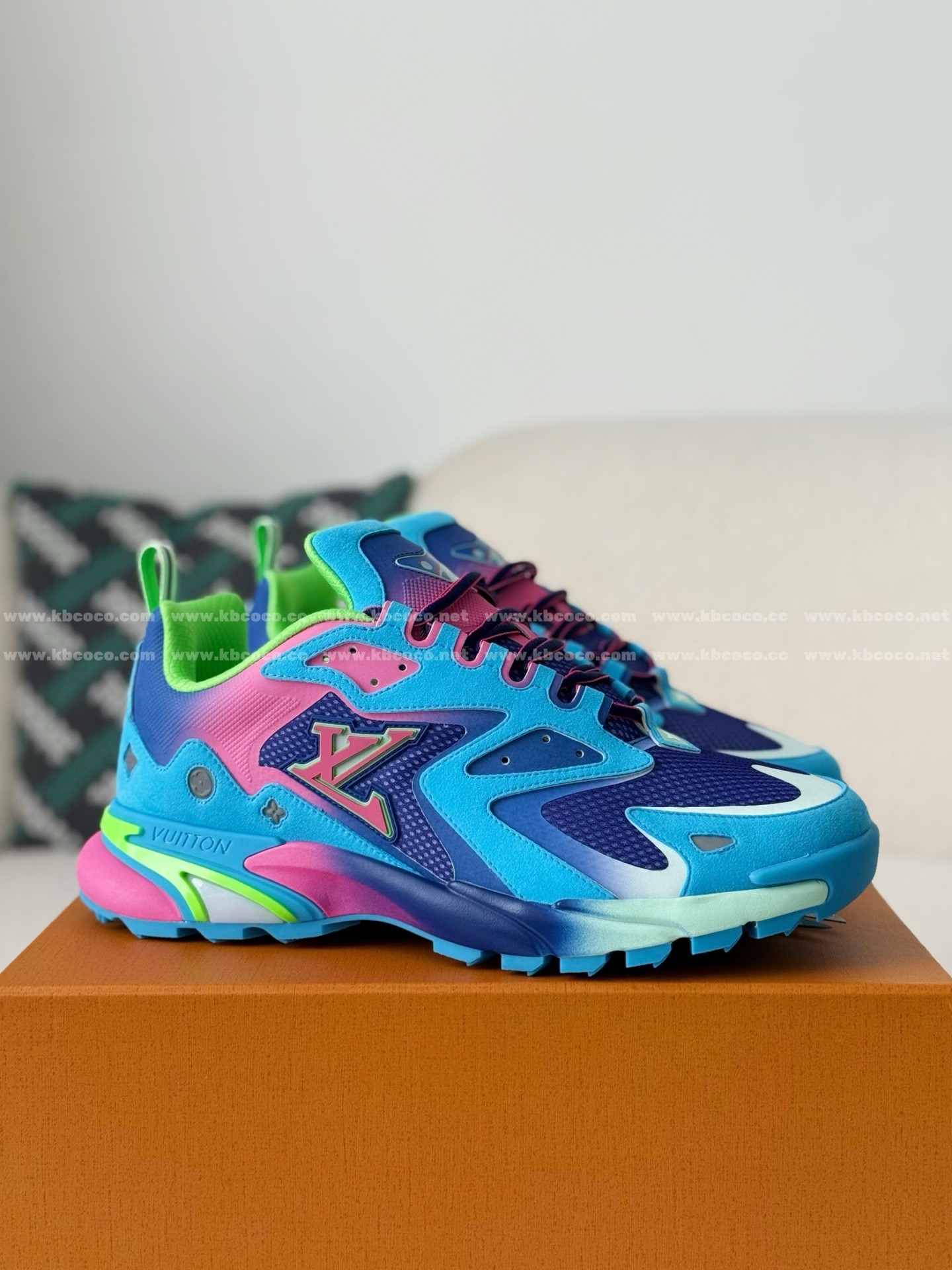 「#6638」LOUIS VUITTON RUNNER TATIC  SNEAKERS