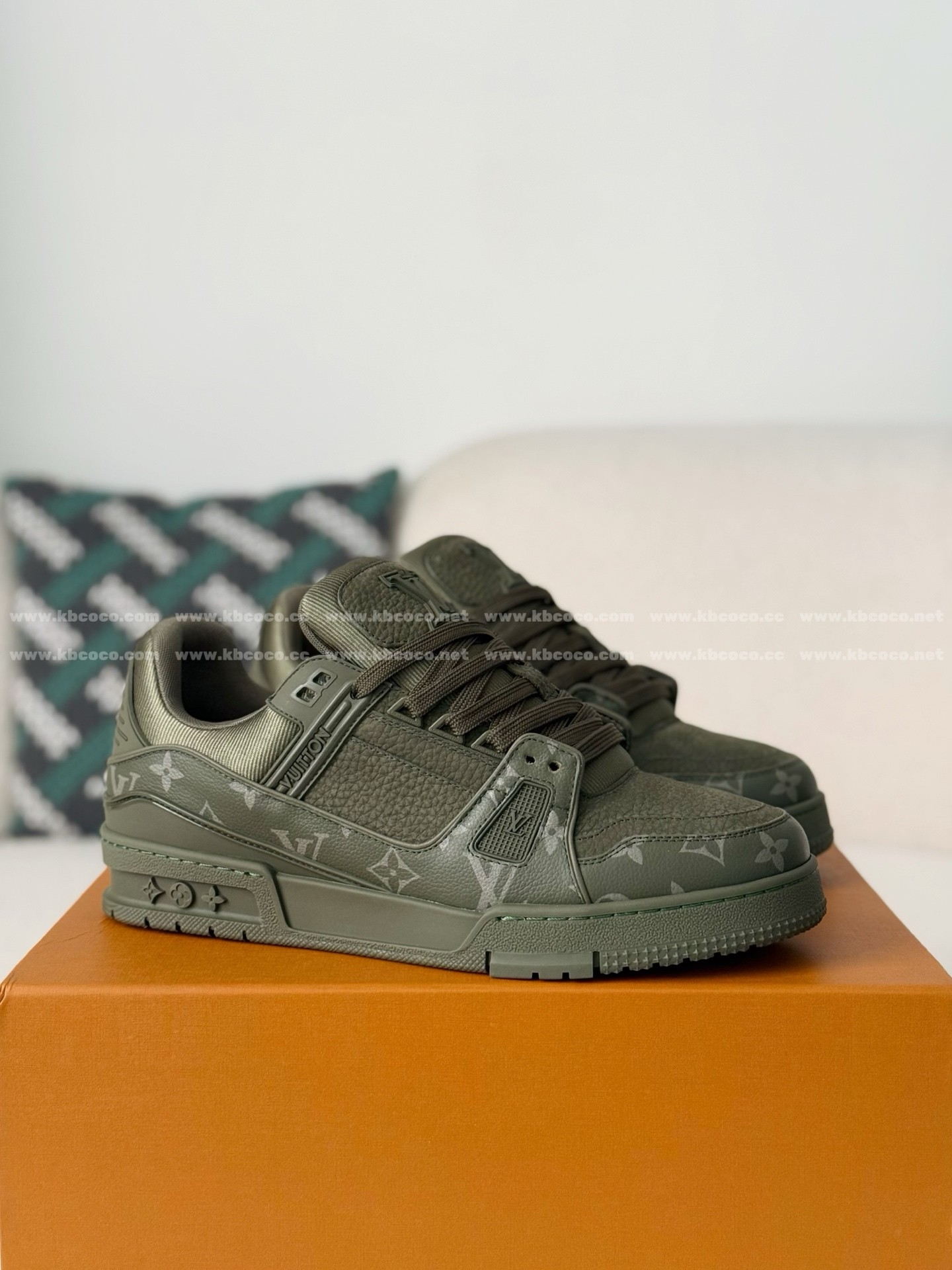 「#6660」LOUIS VUITTON TRAINER SNEAKERS
