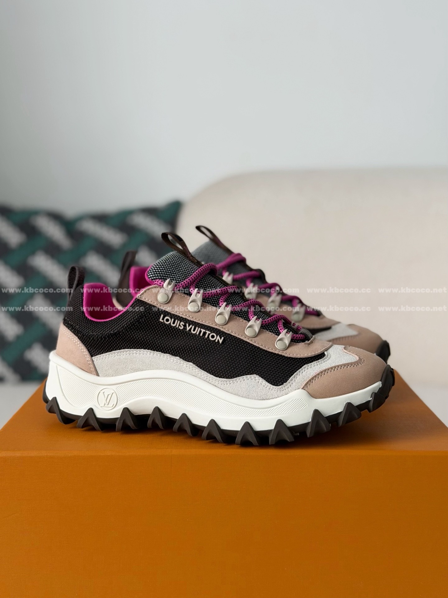 「#6746」LOUIS VUITTON ROSSYRUSH XPLORER SNEAKERS