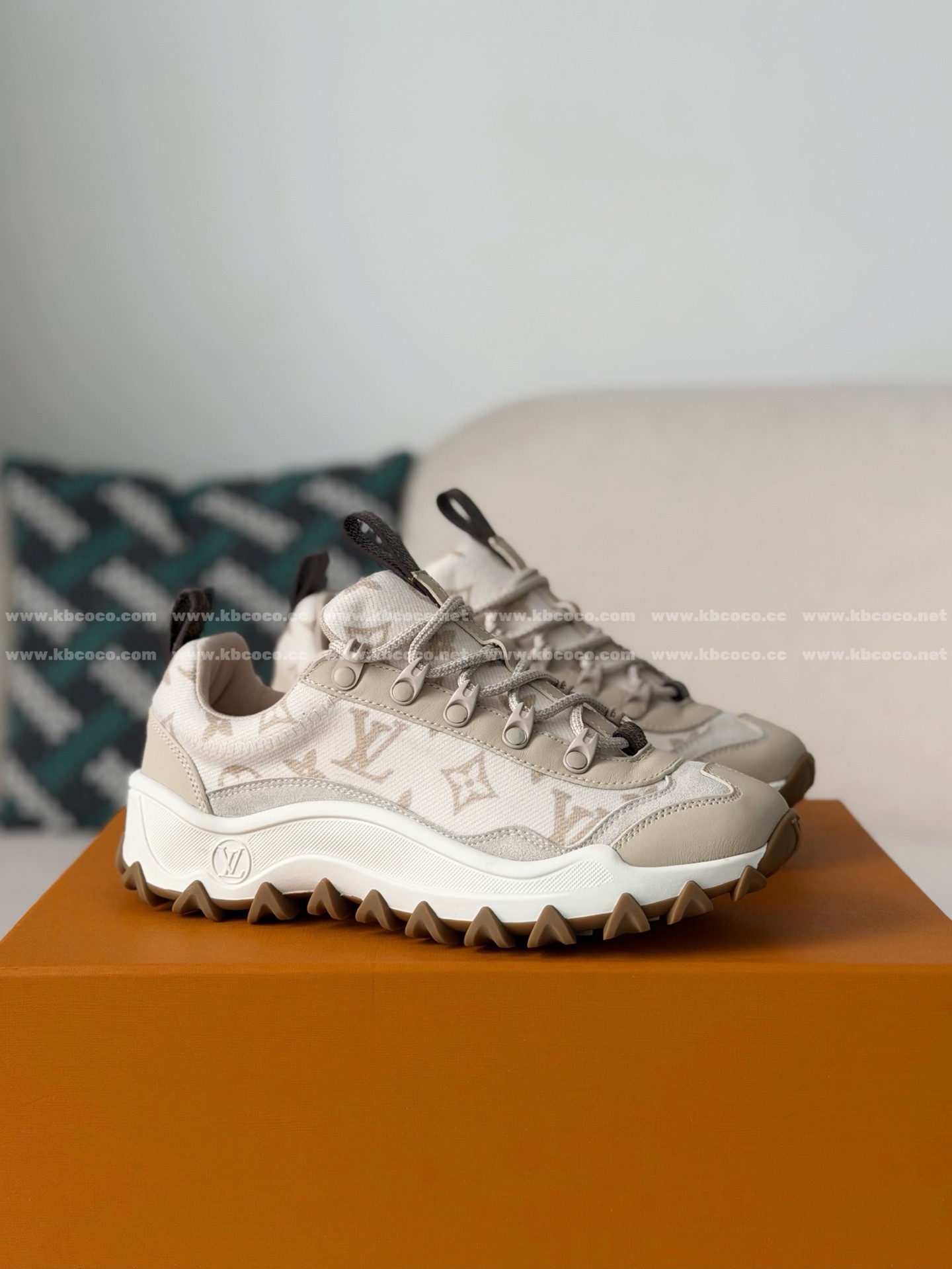 「#6748」LOUIS VUITTON ROSSYRUSH XPLORER SNEAKERS