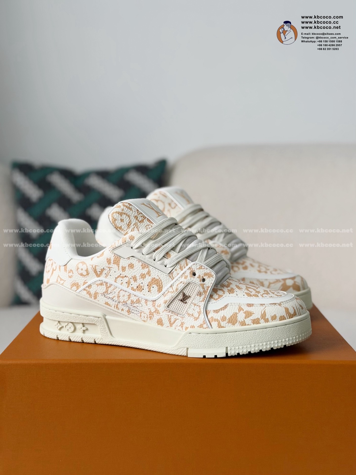 「#7035」LOUIS VUITTON TRAINER GRAINED LEATHER SNEAKERS