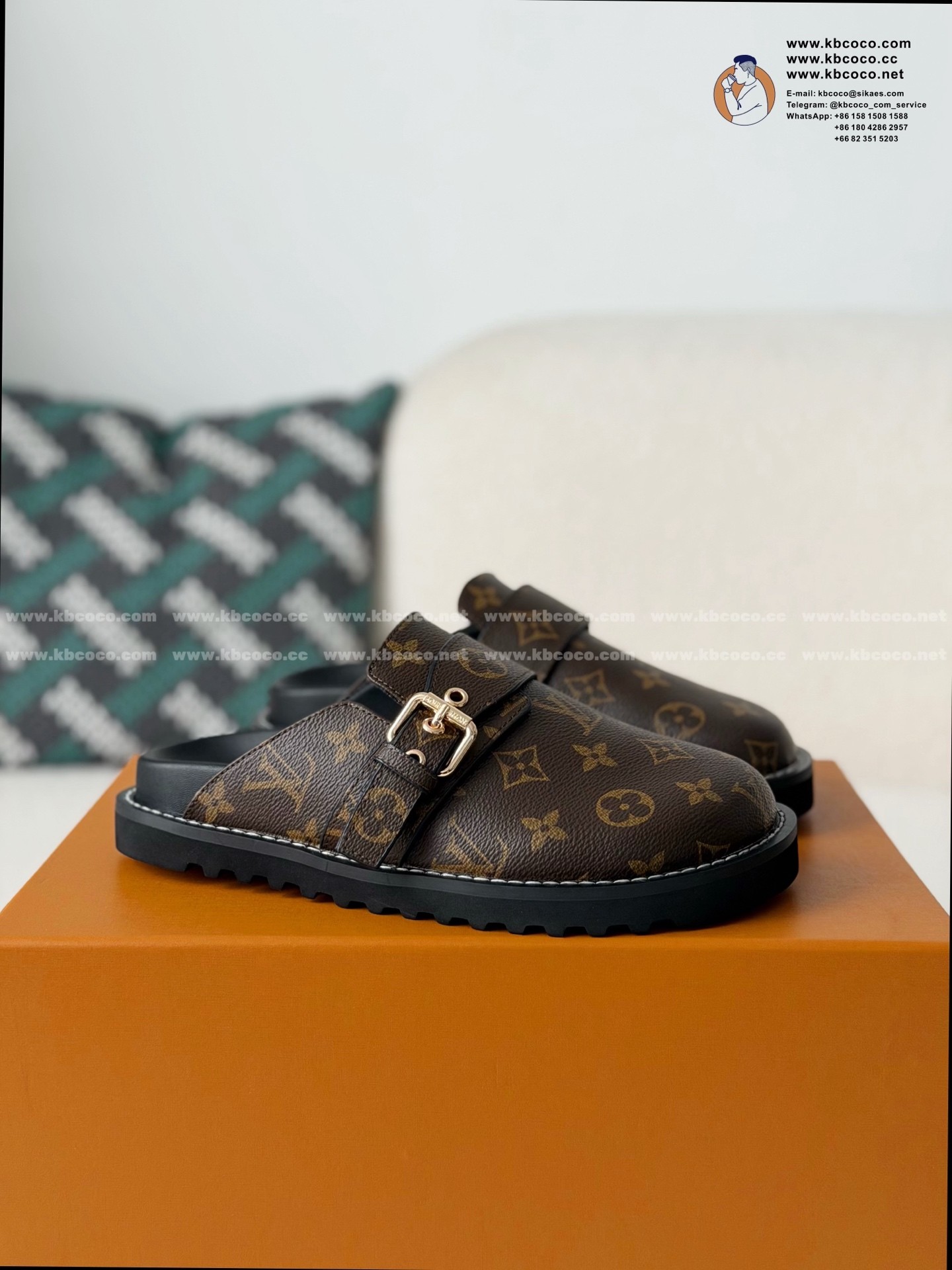 「#7662」LOUIS VUITTON COSY SLIPPERS