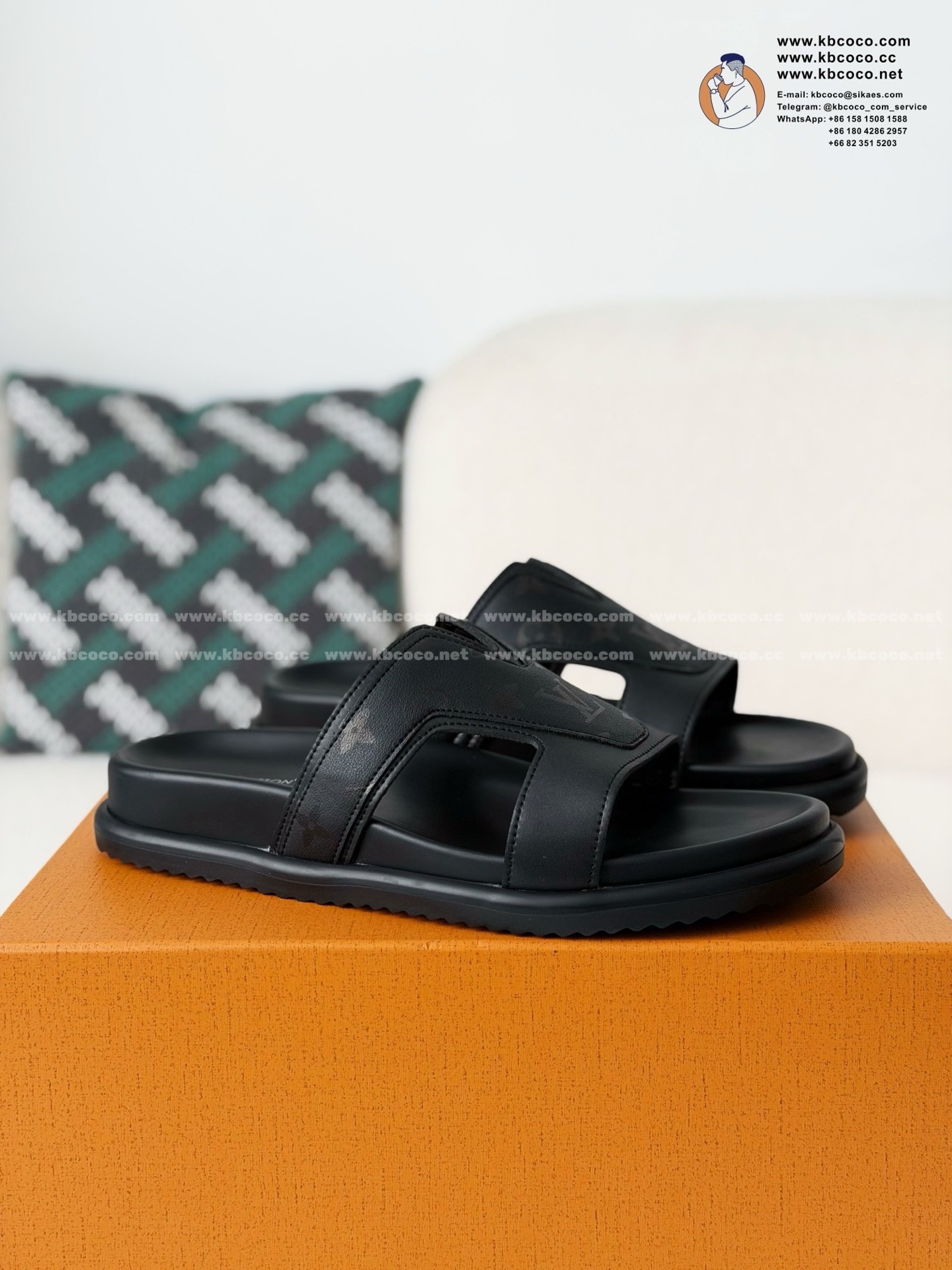 「#7949」LOUIS VUITTON OASIS SLIPPERS